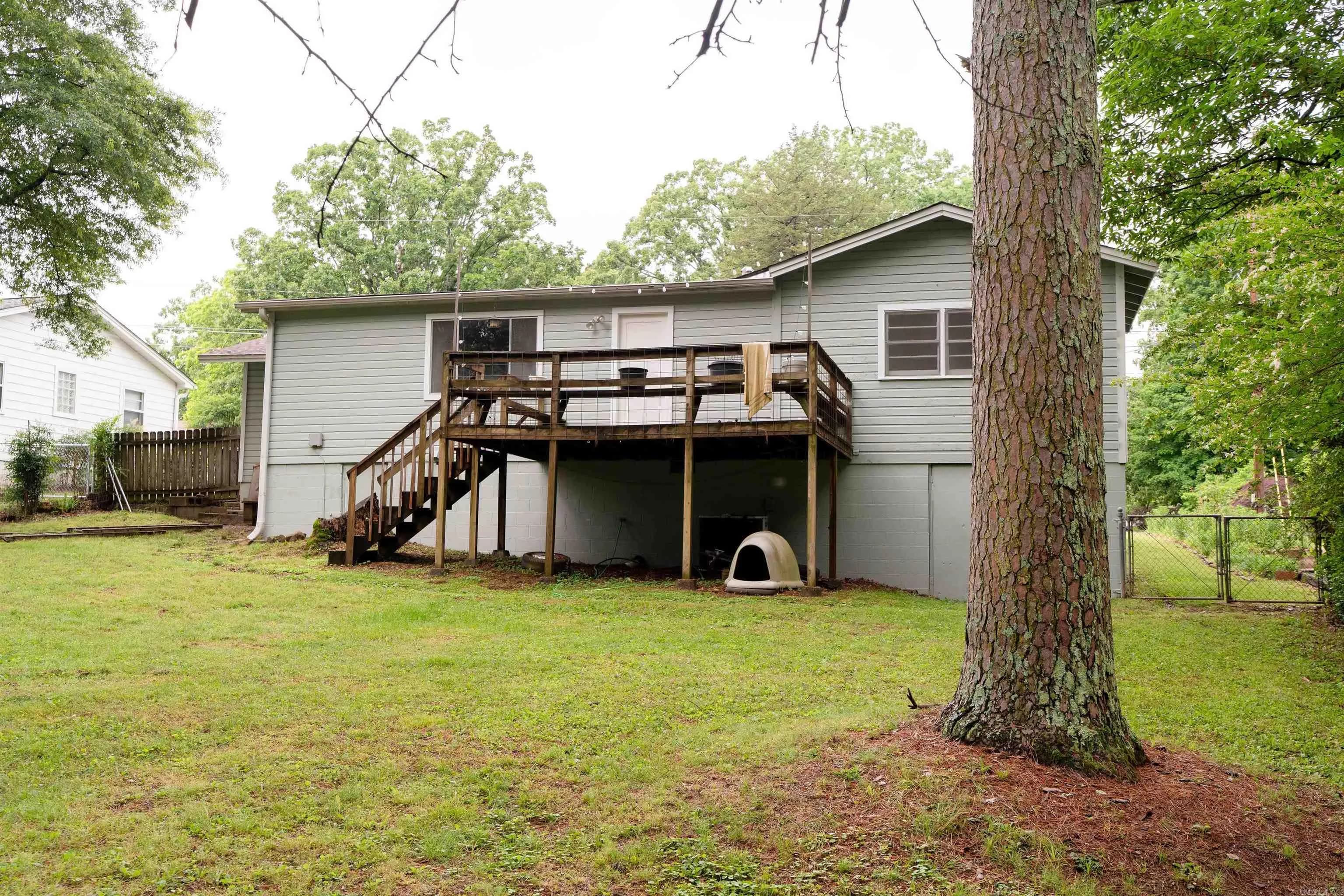 Property at 824  Sunnyhill - Image 39