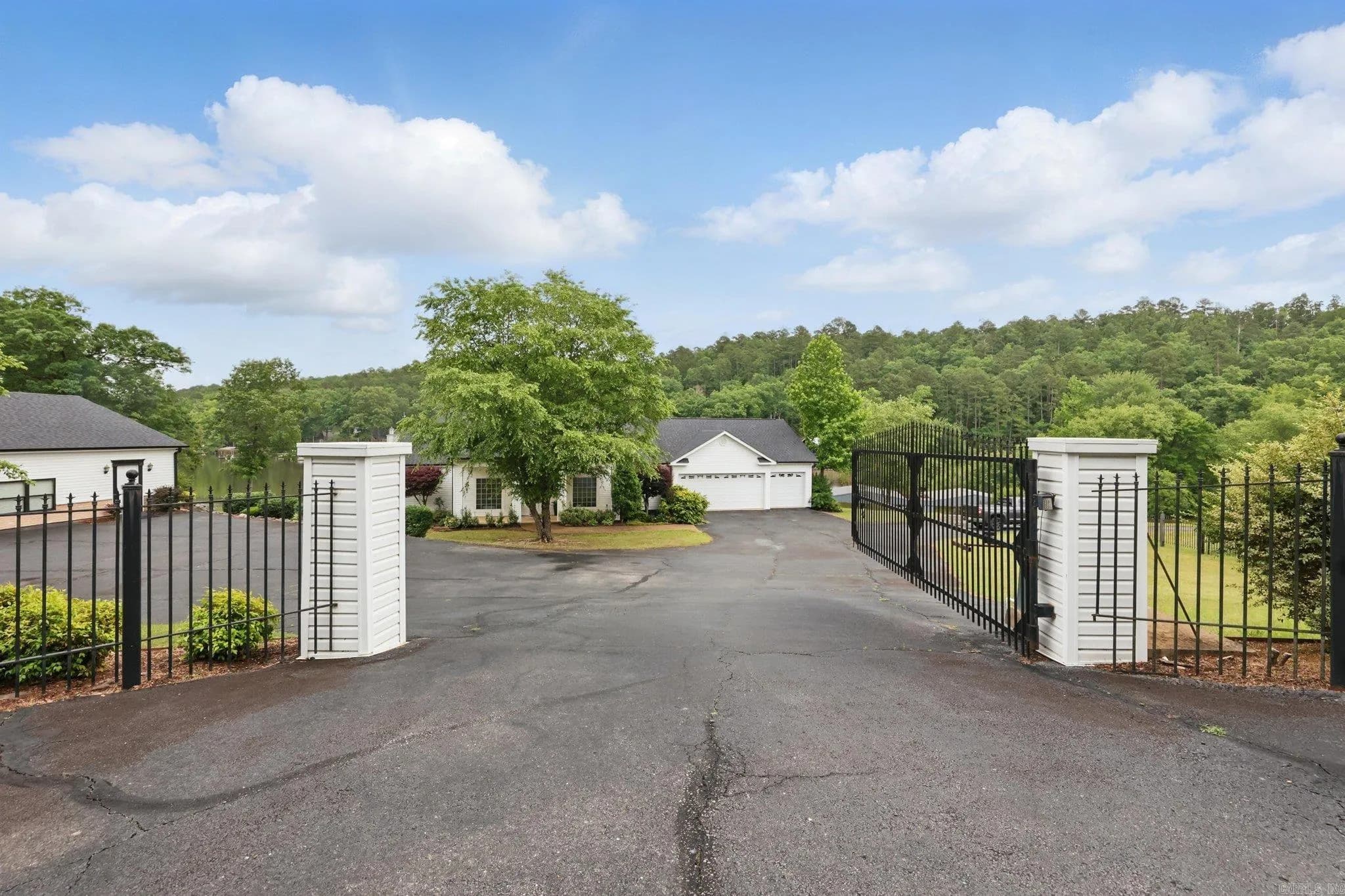 Property at 1052  Rock creek - Image 40