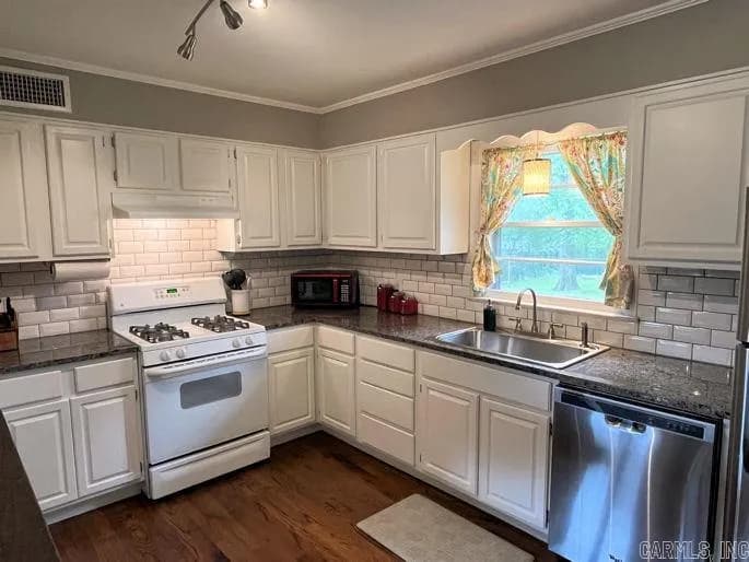 Property at 505  Country club - Image 11