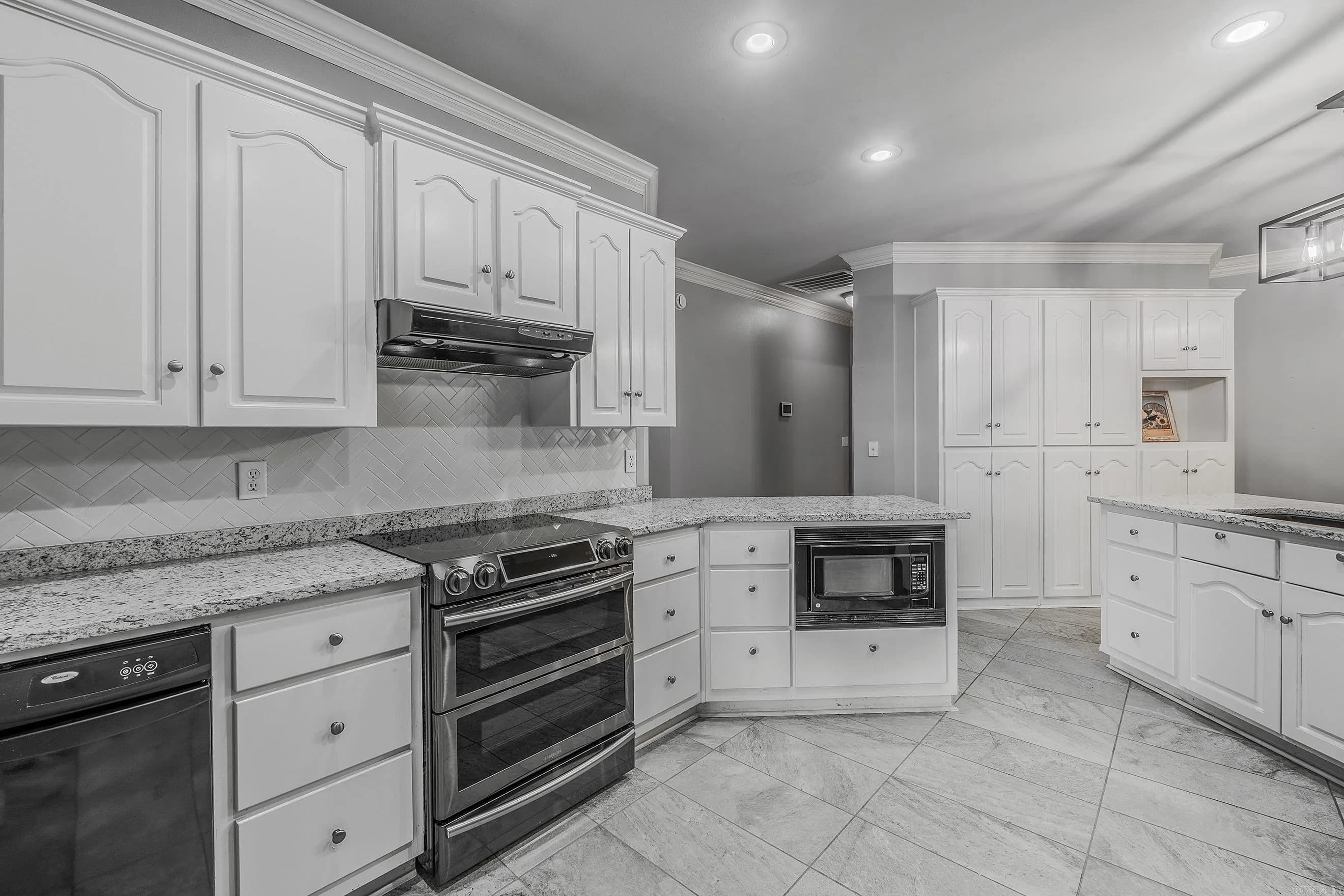 Property at 15  Hallie - Image 11
