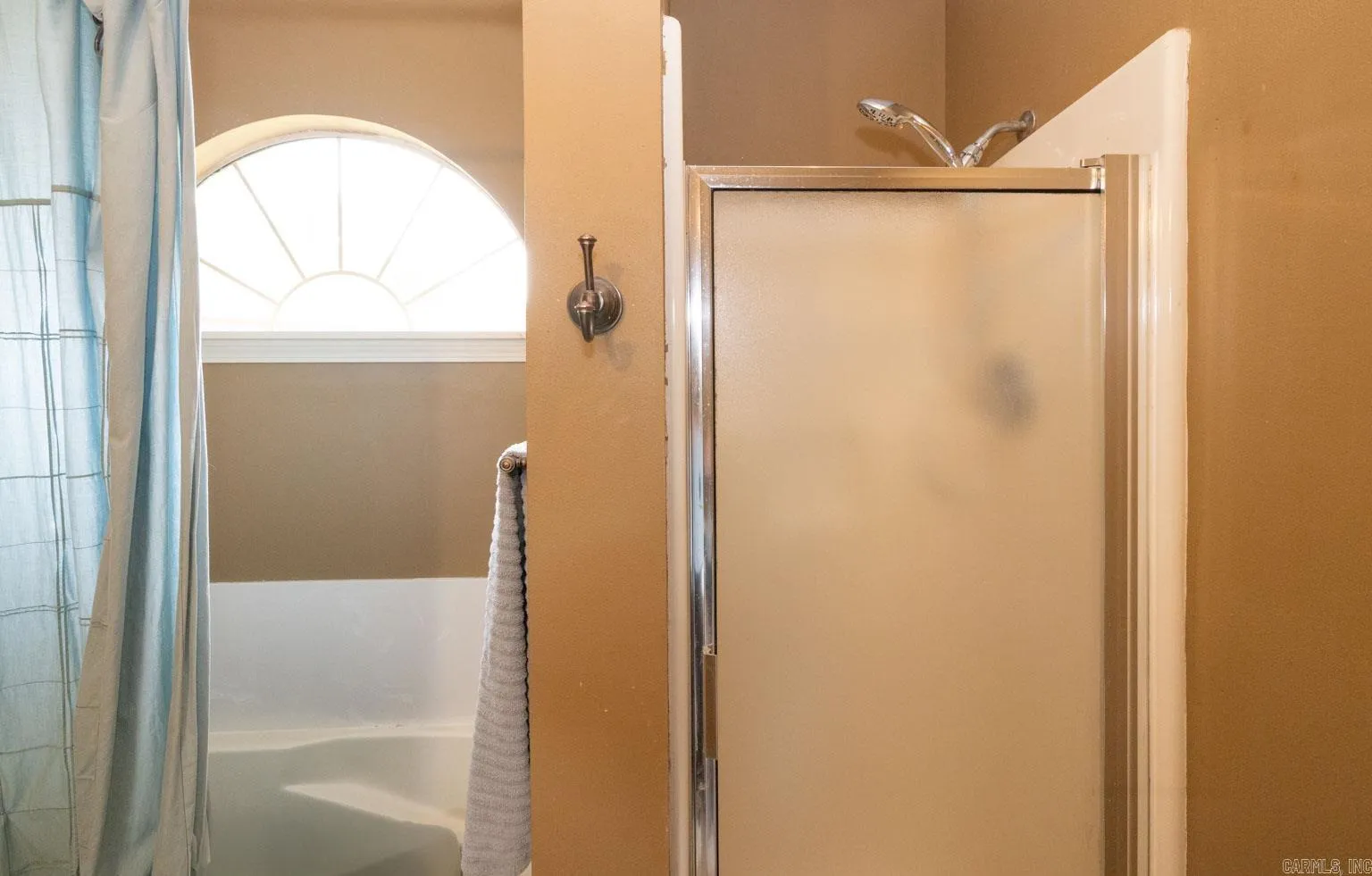 Property at 902  Woodside - Image 18
