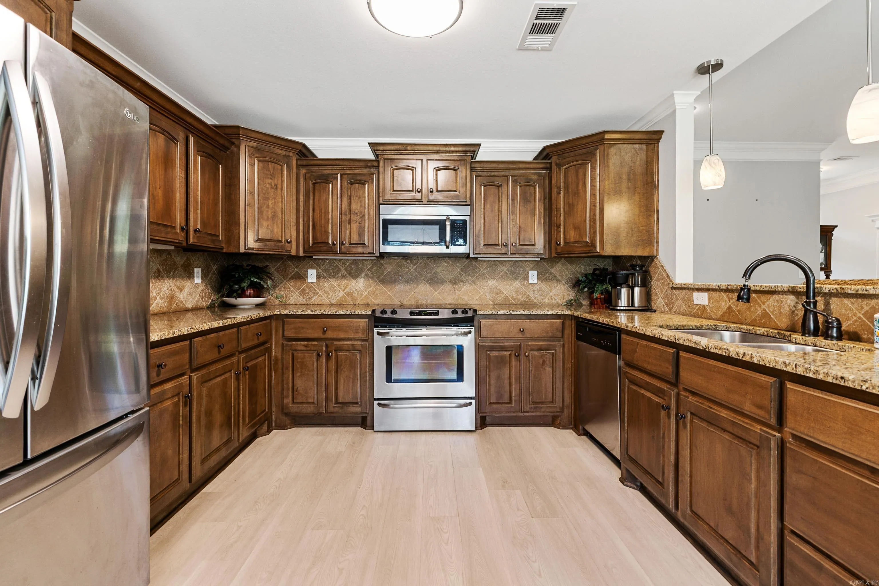 Property at 2121  Hickory drive - Image 8