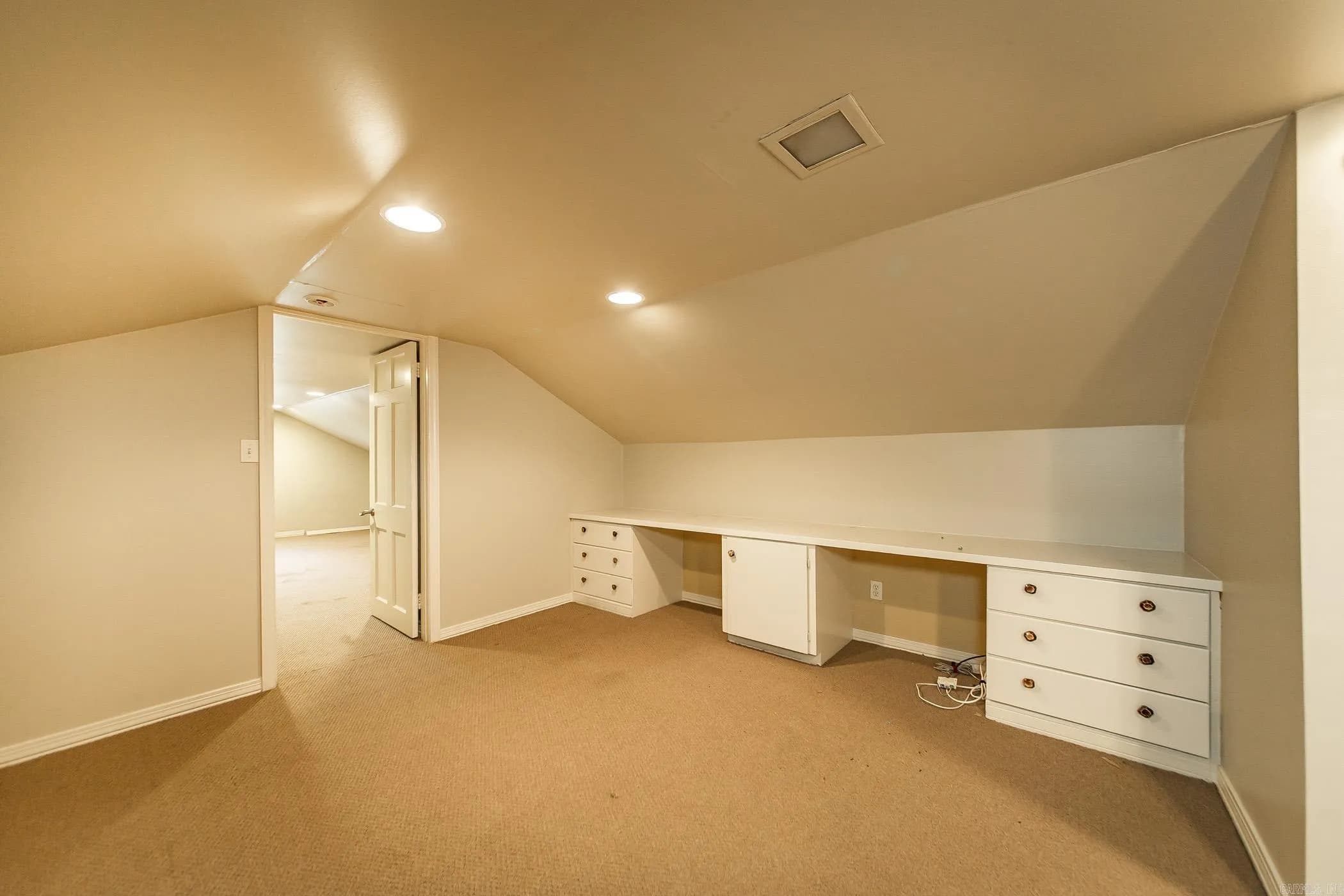 Property at 2800 N Pierce - Image 33