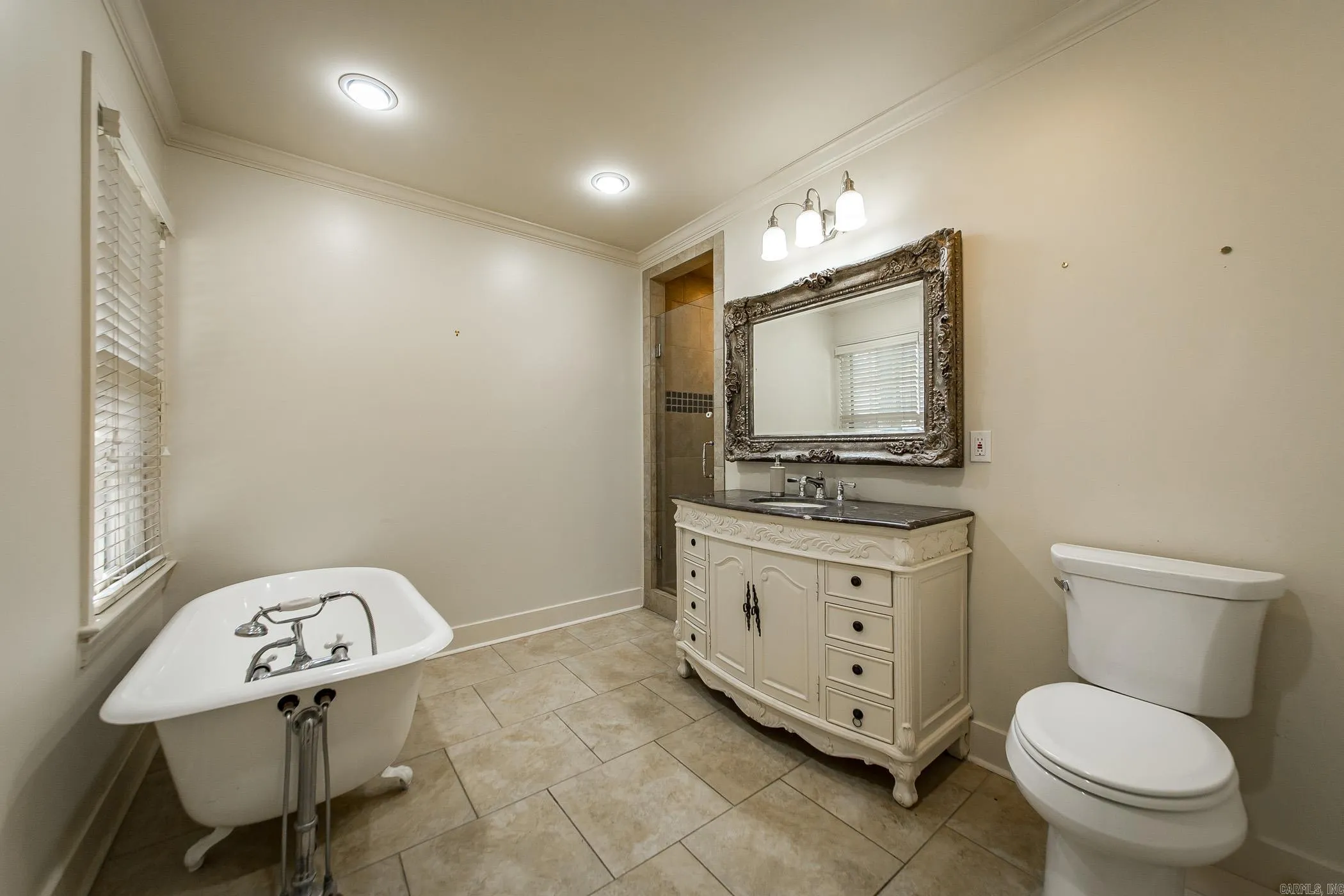 Property at 2800 N Pierce - Image 23
