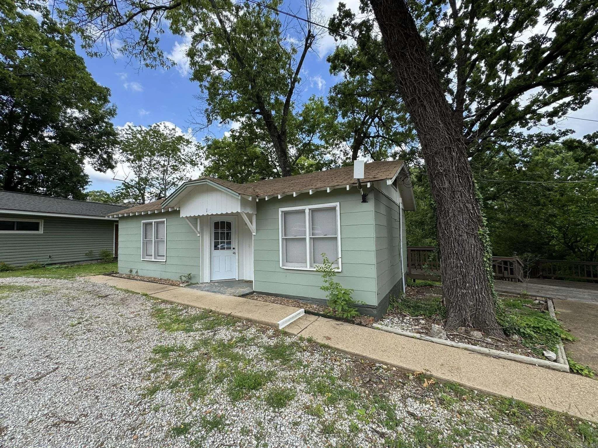 Property at 120  Pinehurst - Image 10