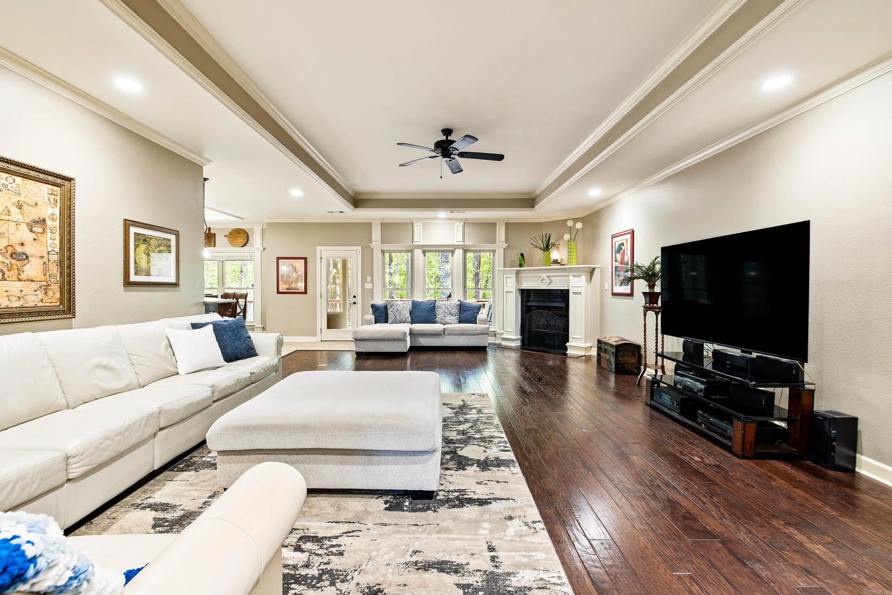 Property at 5410  Lexington - Image 9