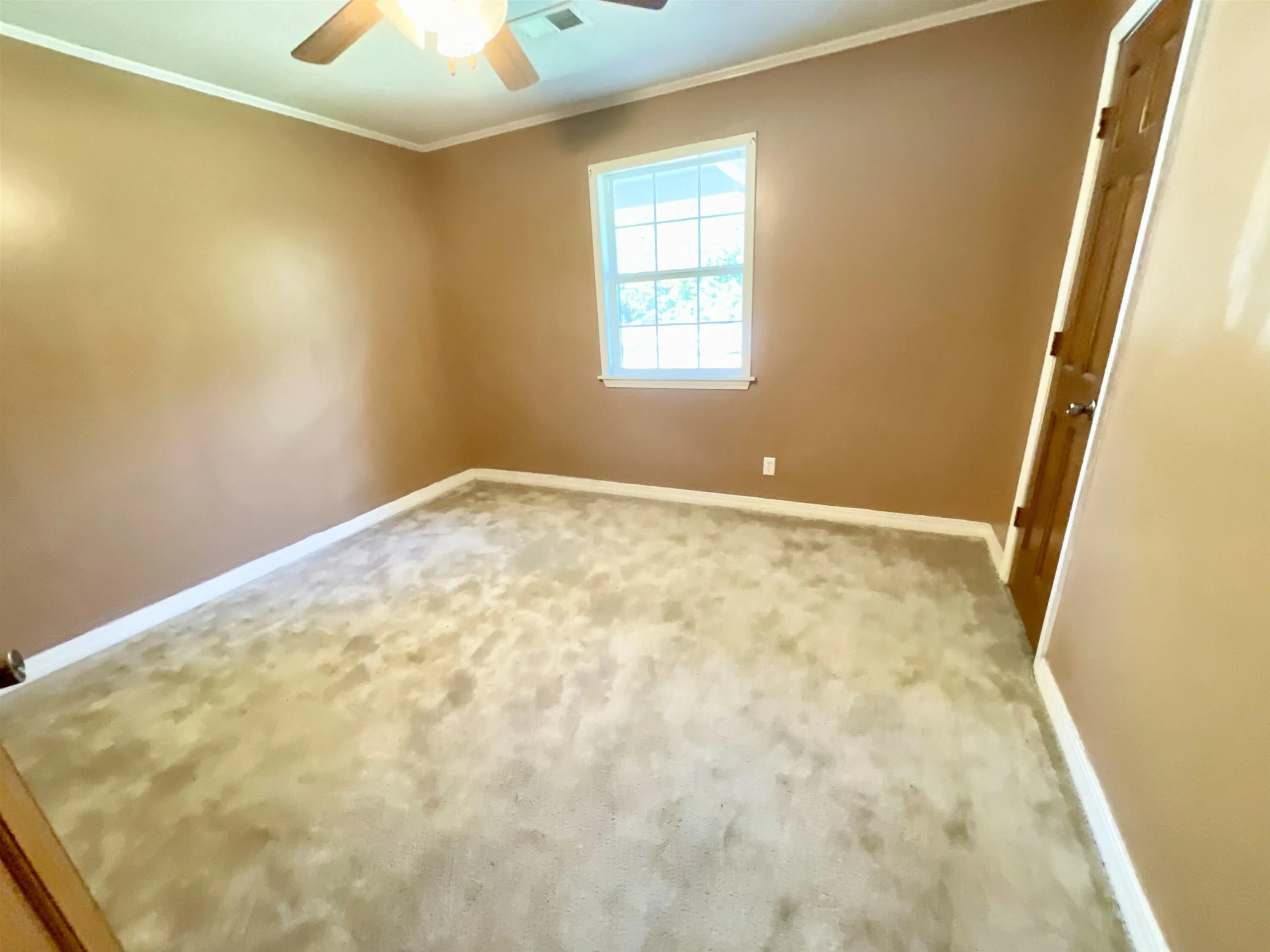Property at 806  Autumnwood - Image 18