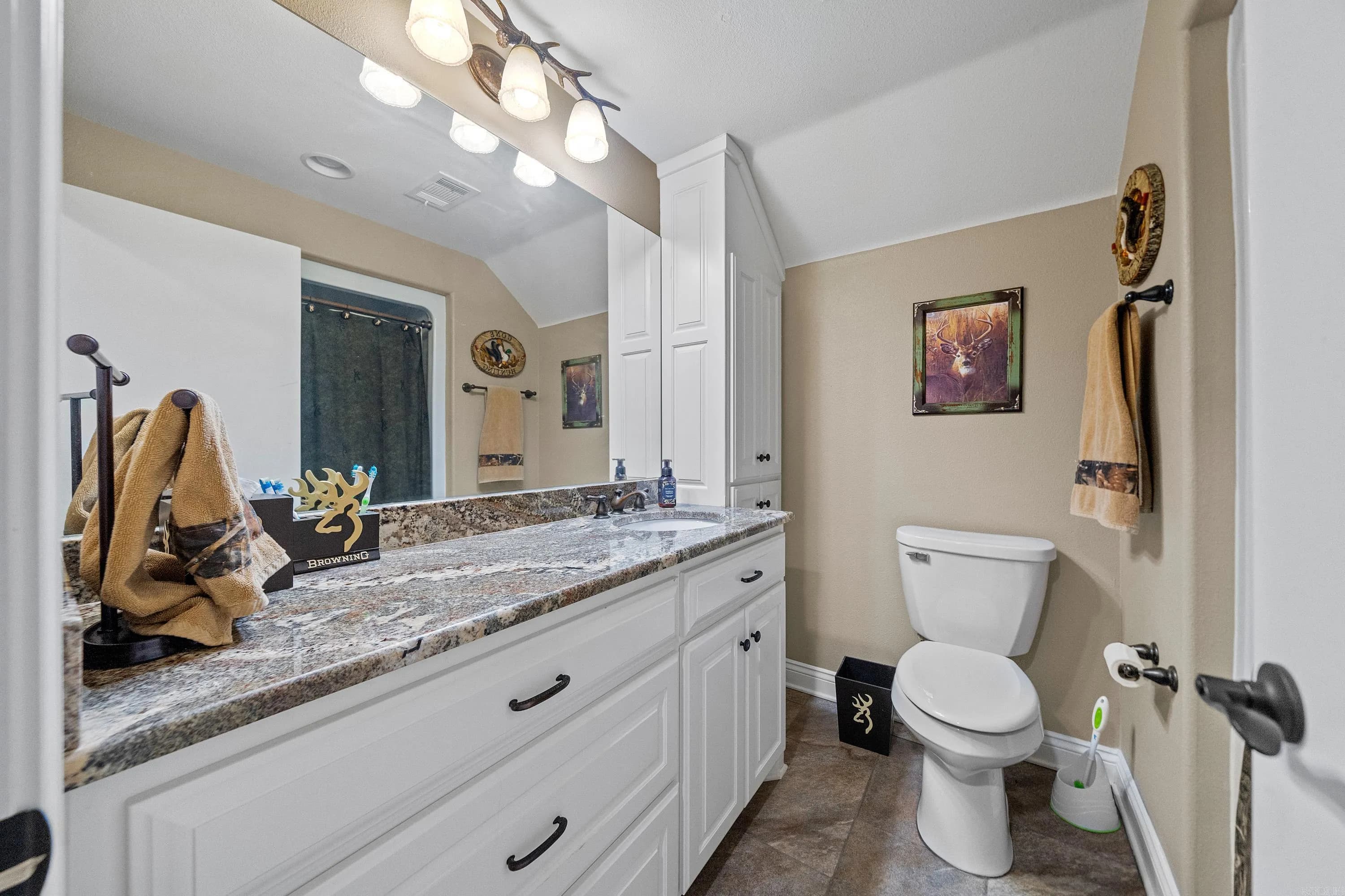 Property at 20  Stonegate - Image 33