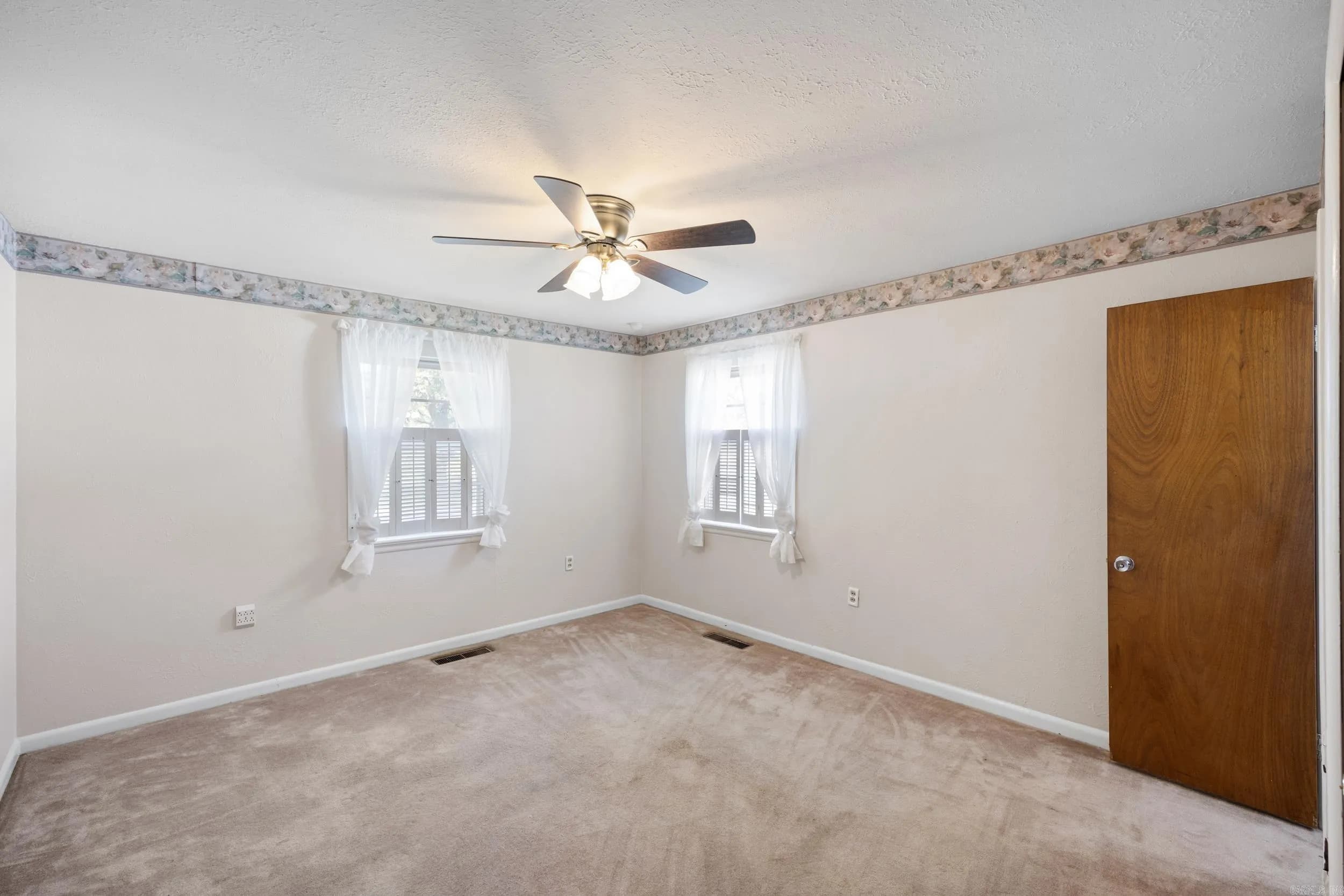 Property at 502 W 8th st - Image 12