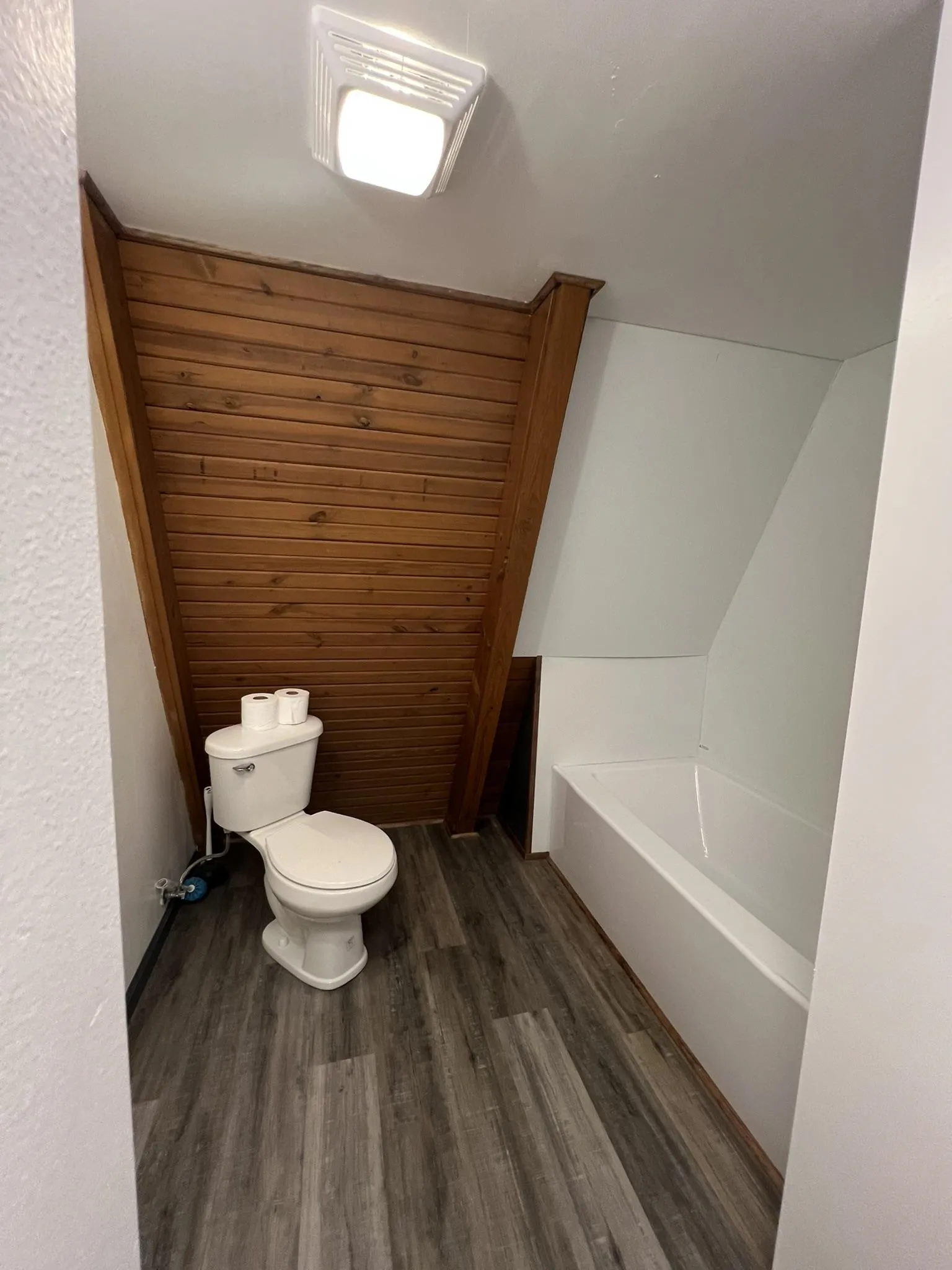Property at 94  Circle - Image 12