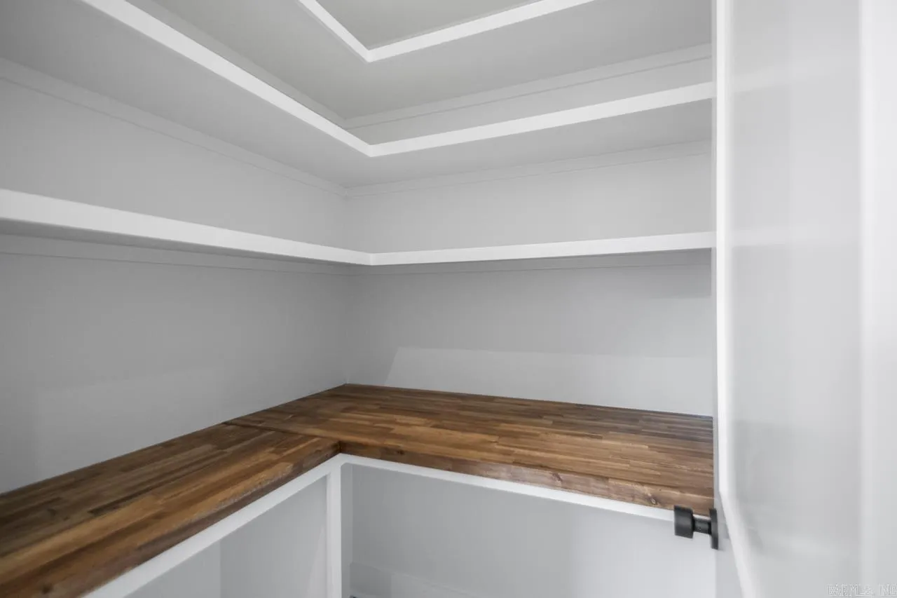 Property at 6518  Kenwood - Image 29