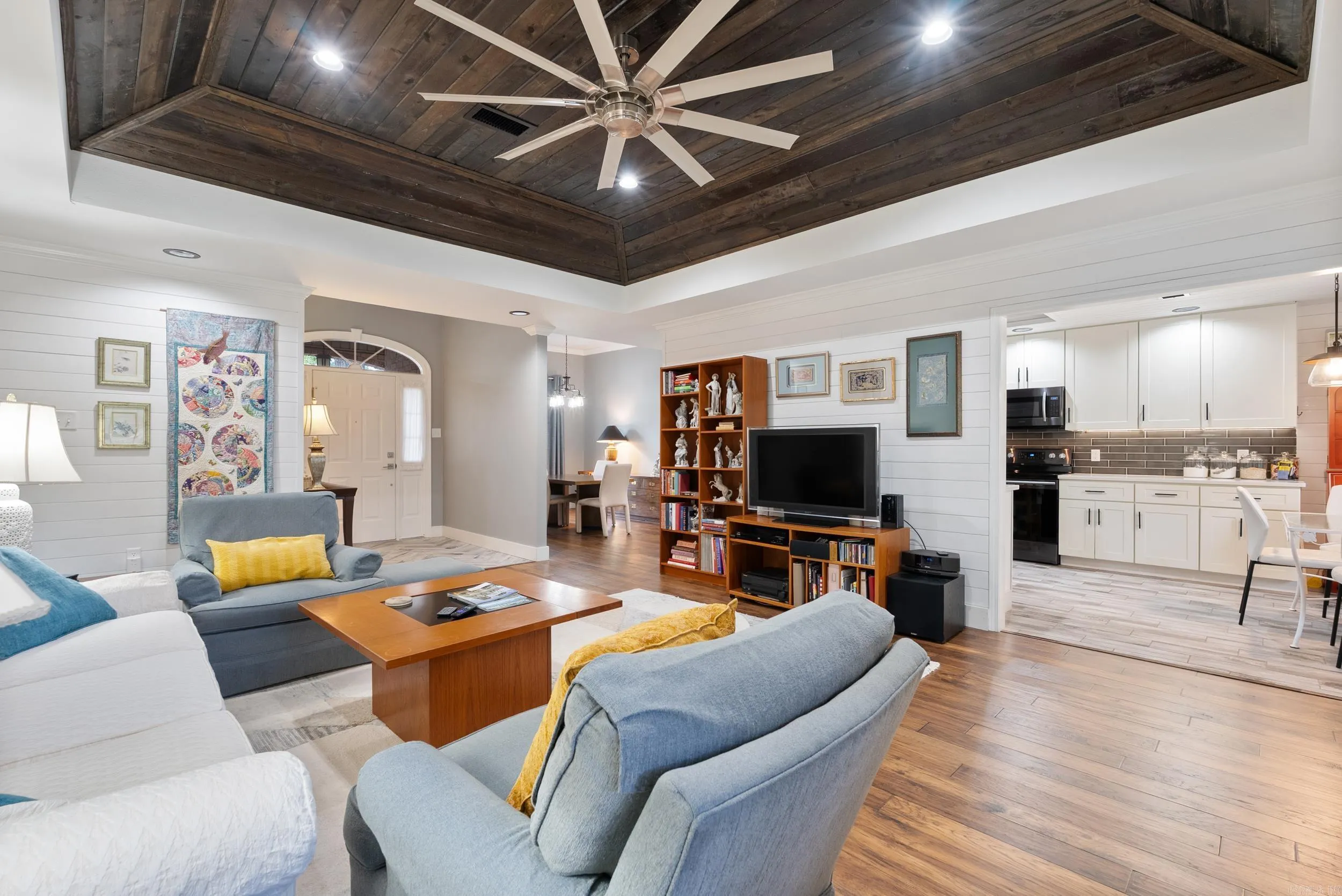 Property at 640  Bonnie - Image 8