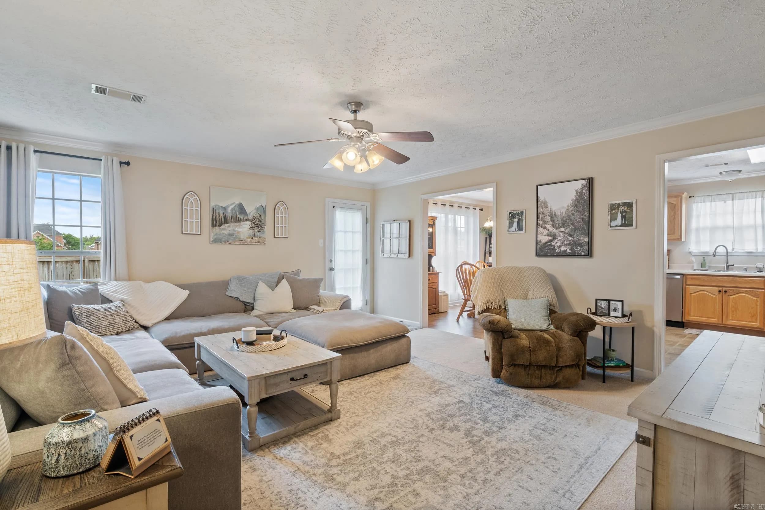 Property at 2750  Makenzie - Image 7