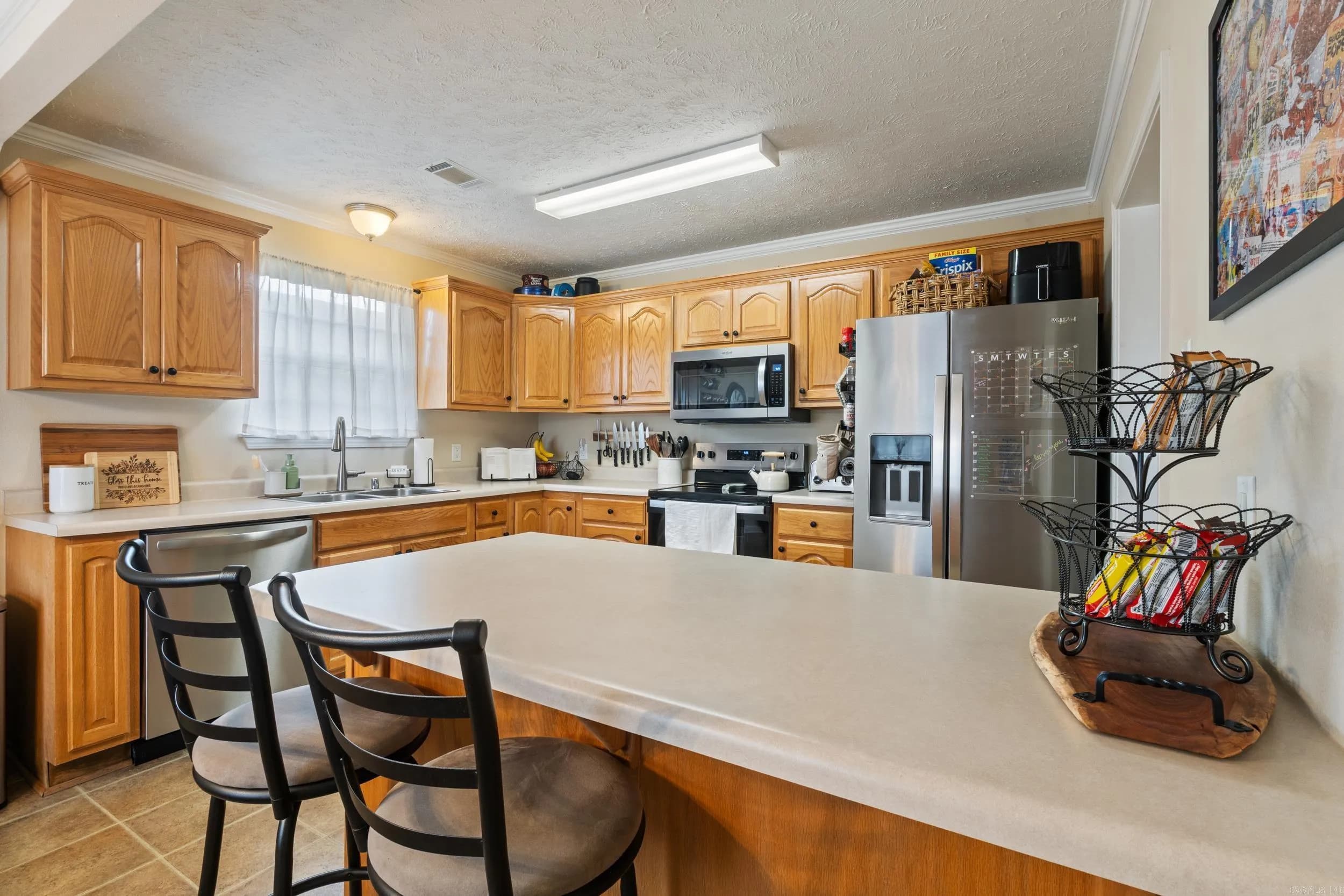 Property at 2750  Makenzie - Image 12