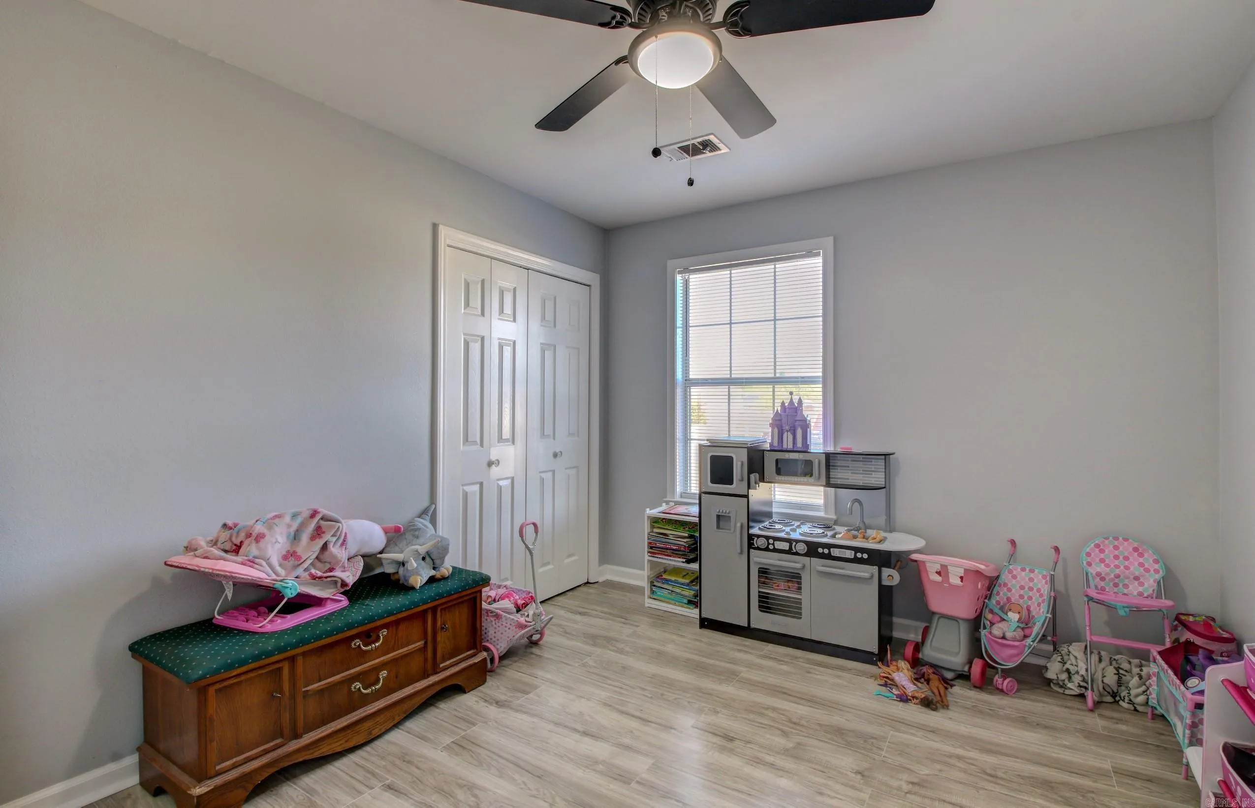Property at 13  Applewood cir - Image 23