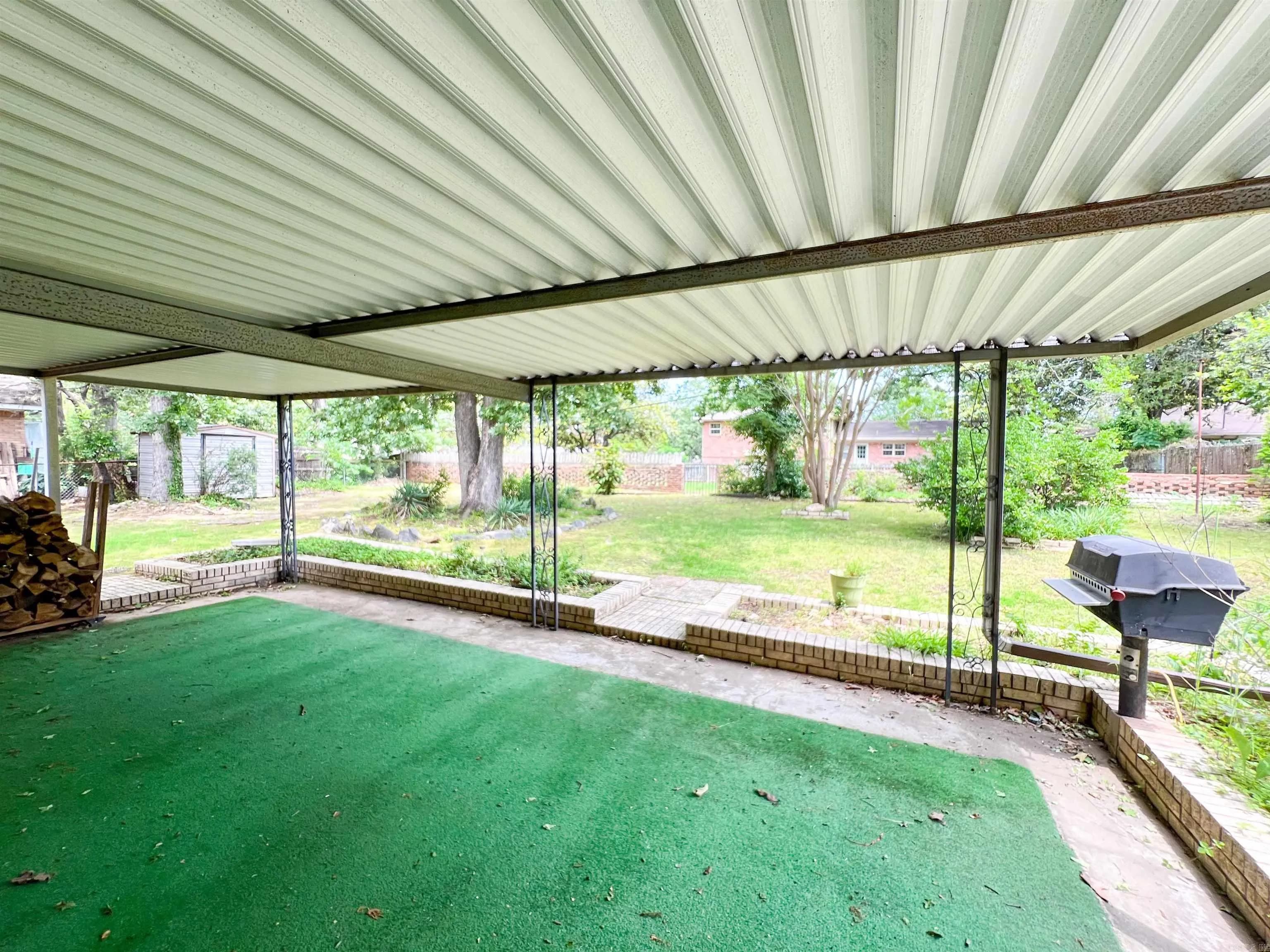 Property at 917 N Mississippi - Image 17