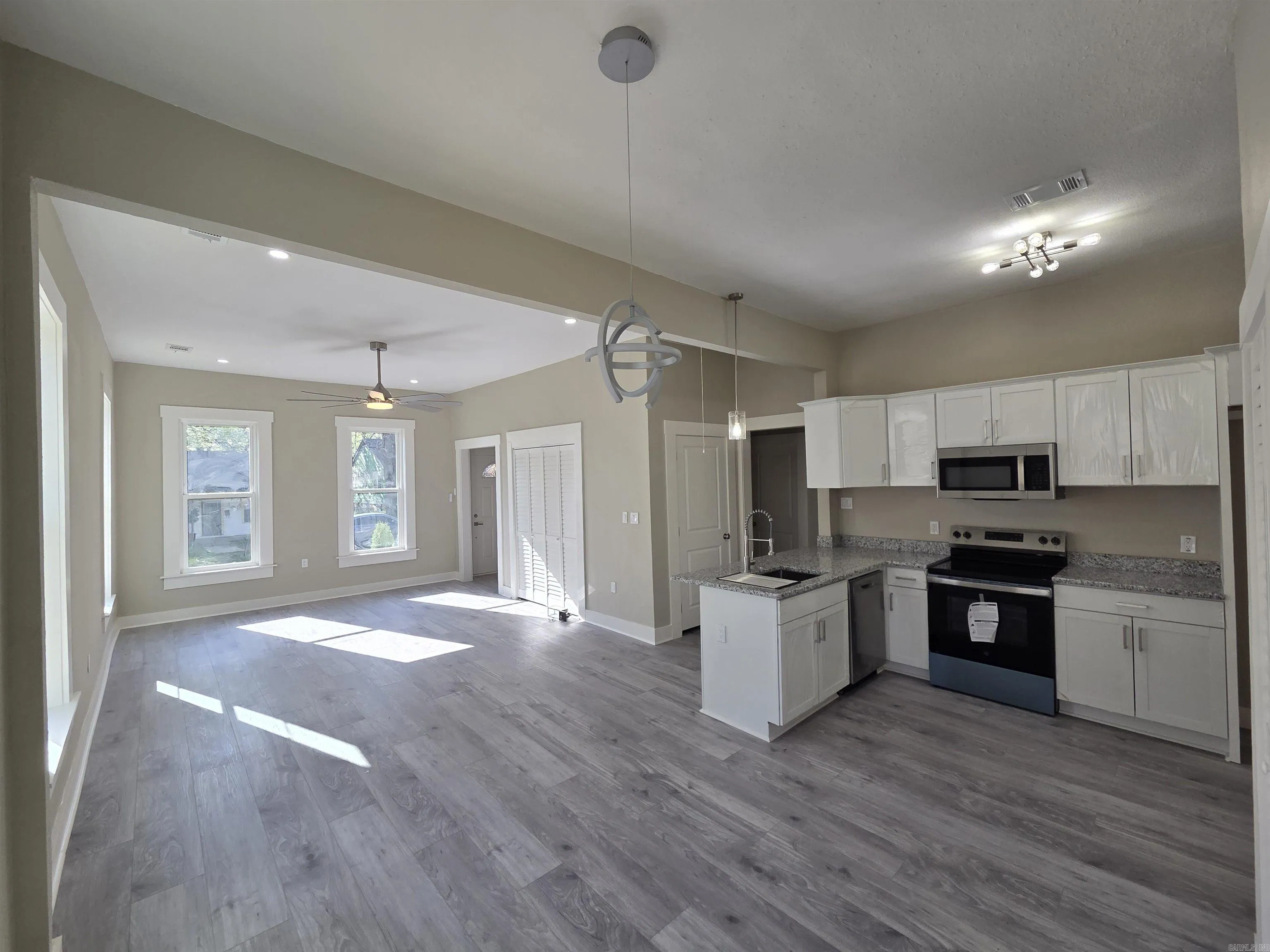 Property at 1017  Jefferson - Image 23