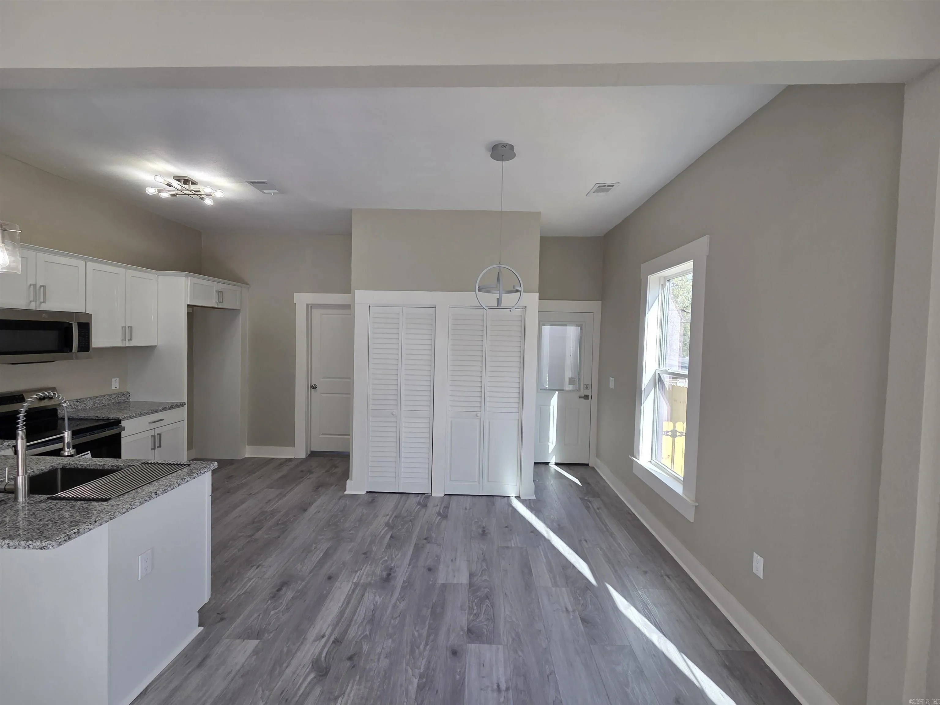 Property at 1017  Jefferson - Image 21