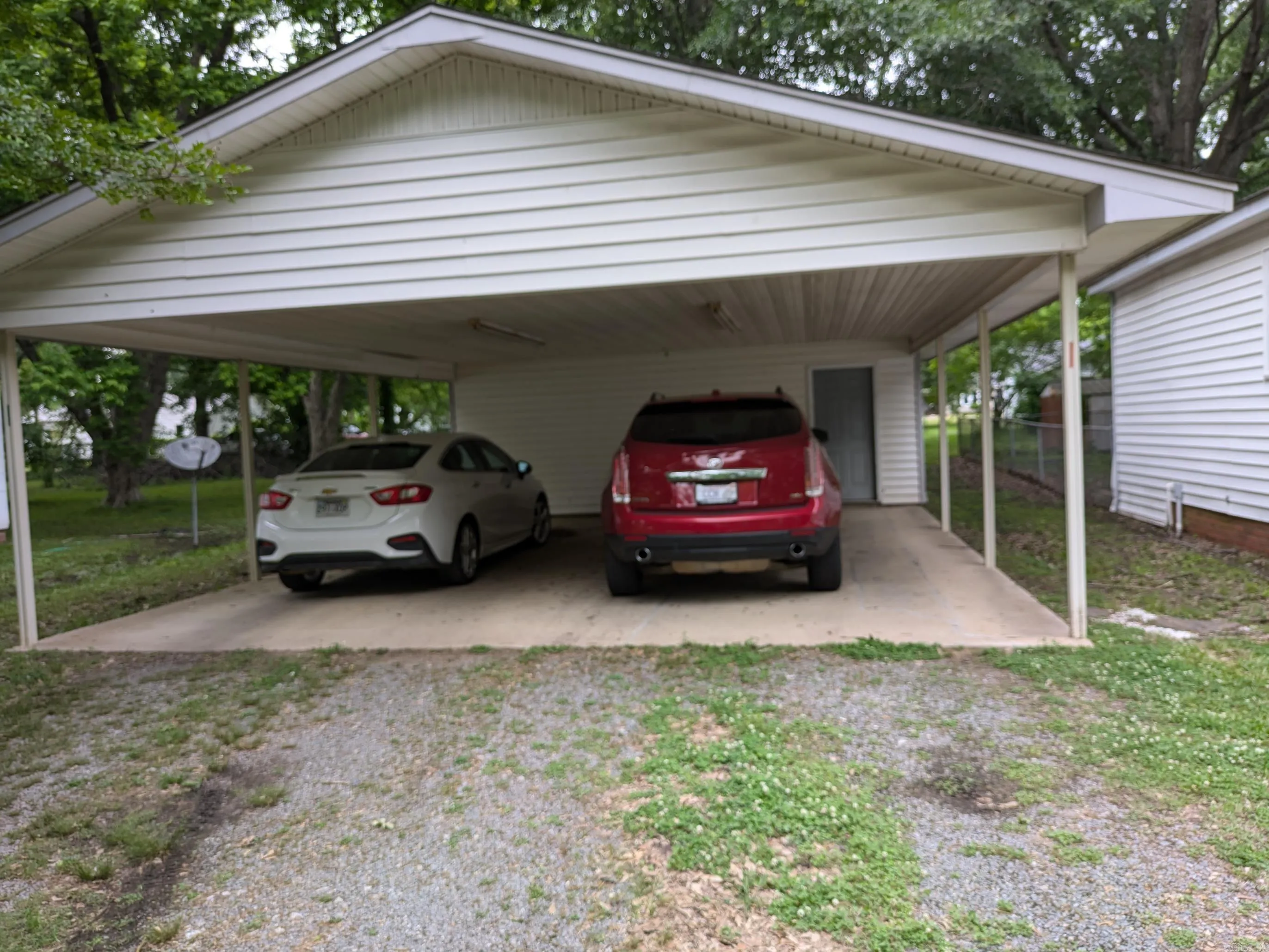 Property at 900 N 5th - Image 3