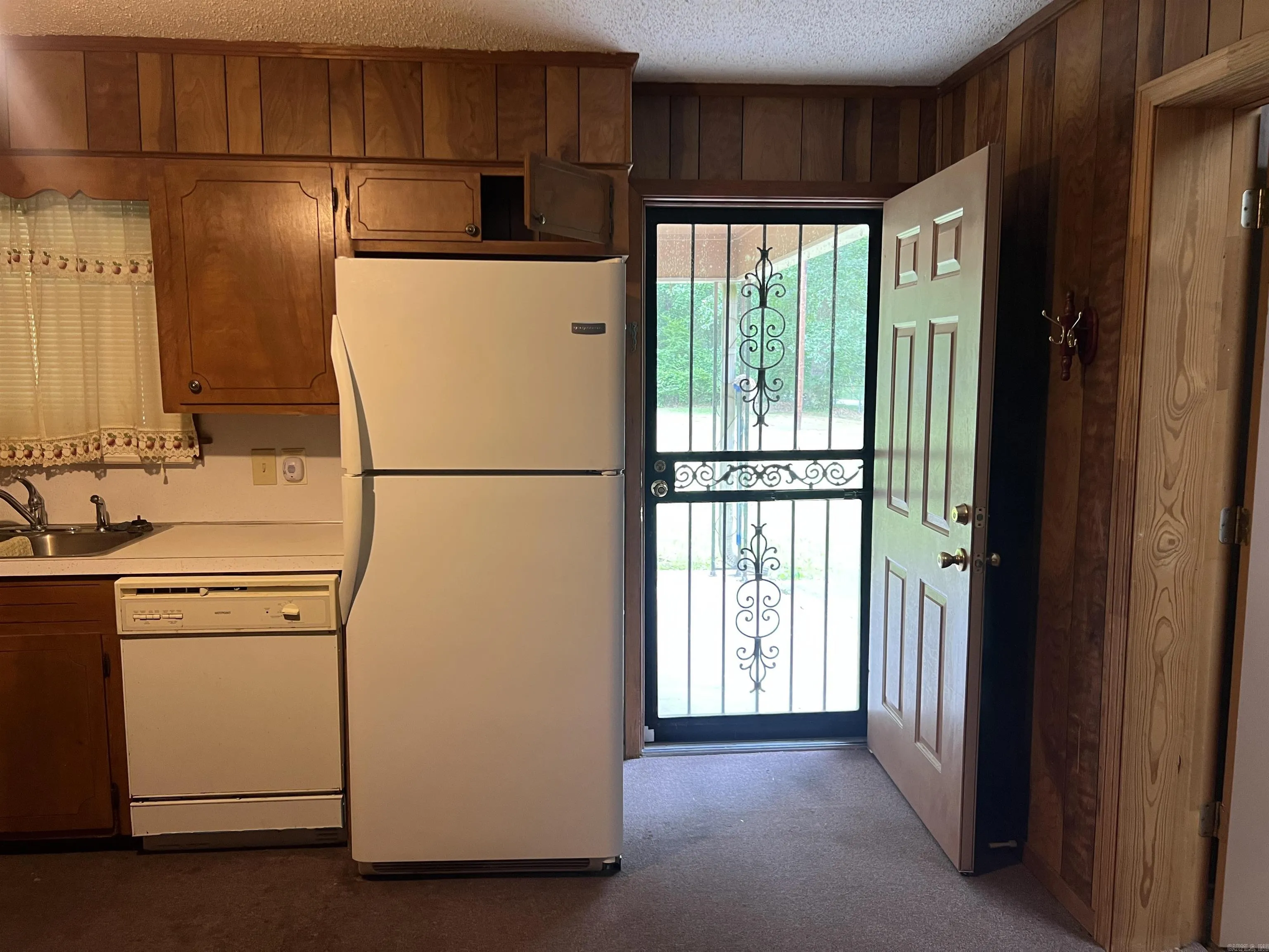Property at 1701  Dixon - Image 20
