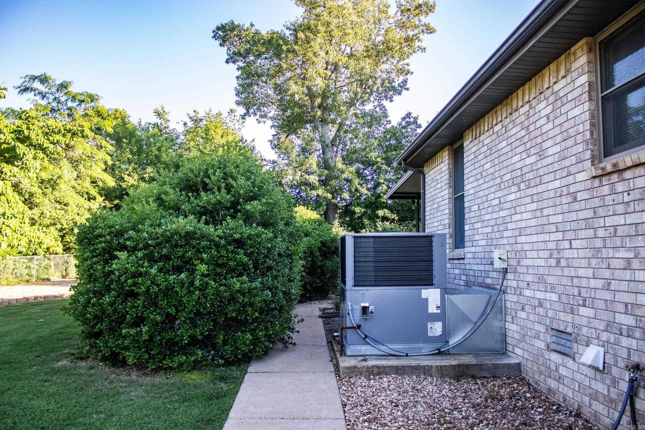 Property at 130  Northpointe drive - Image 37