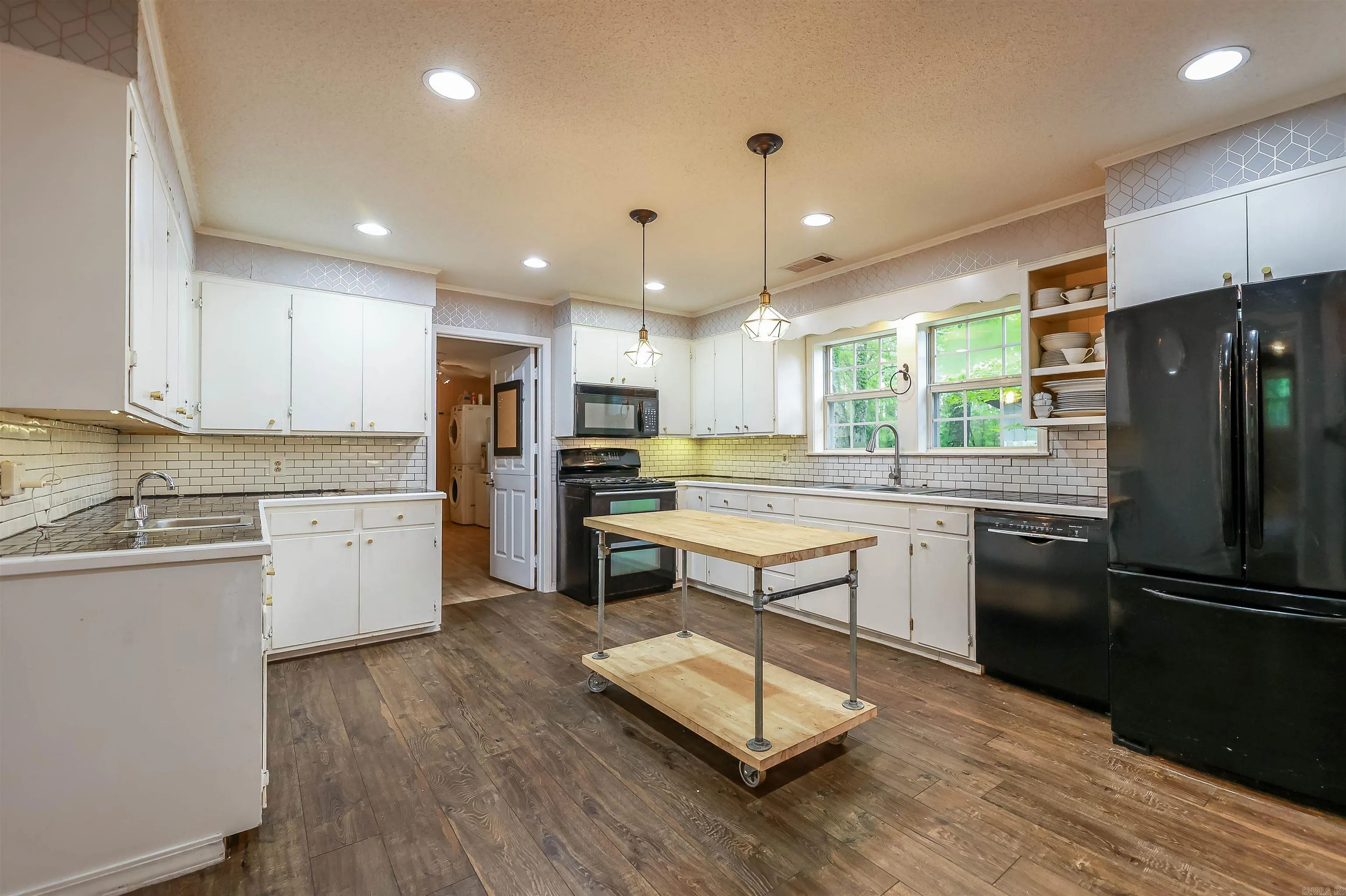 Property at 1335  California ave - Image 10
