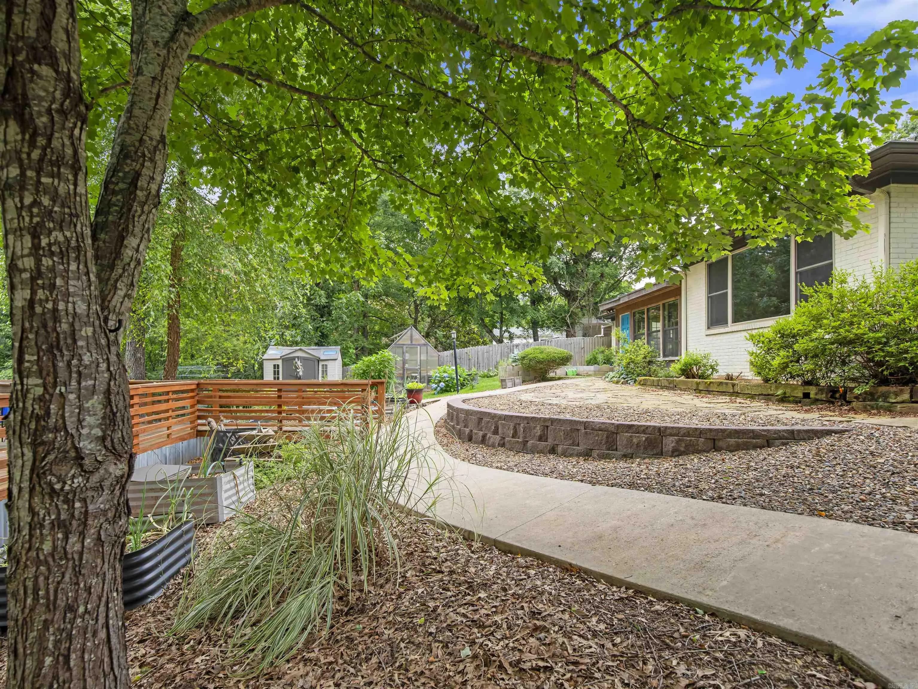 Property at 126  Circle - Image 37
