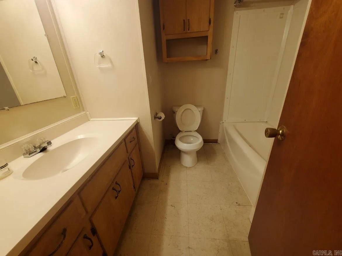 Property at 705 N Birch - Image 17