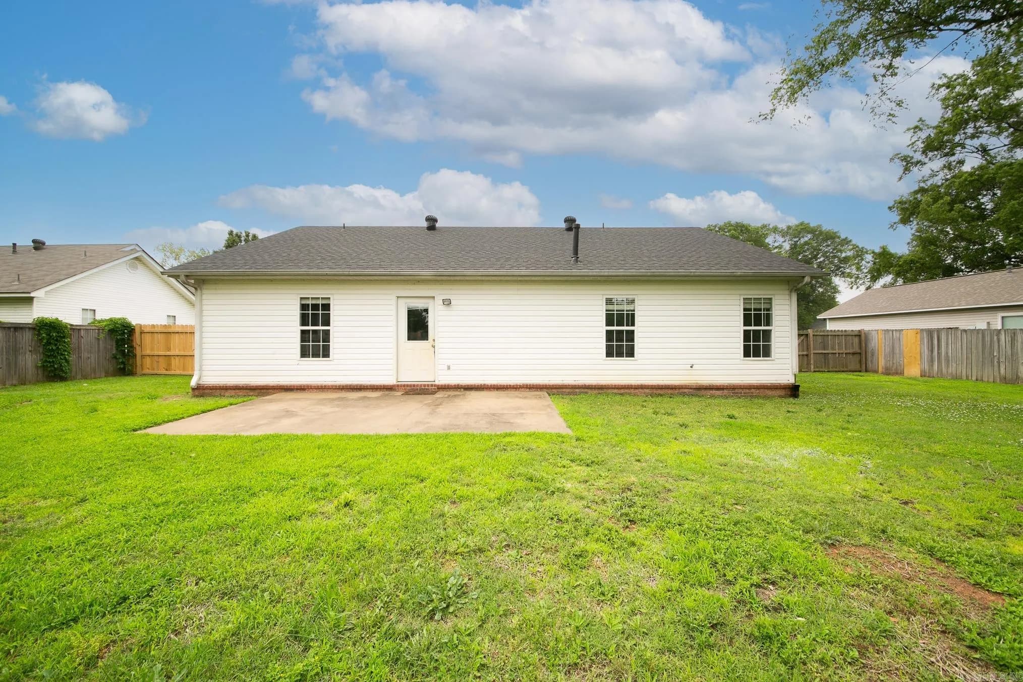 Property at 14  Woodbridge - Image 44