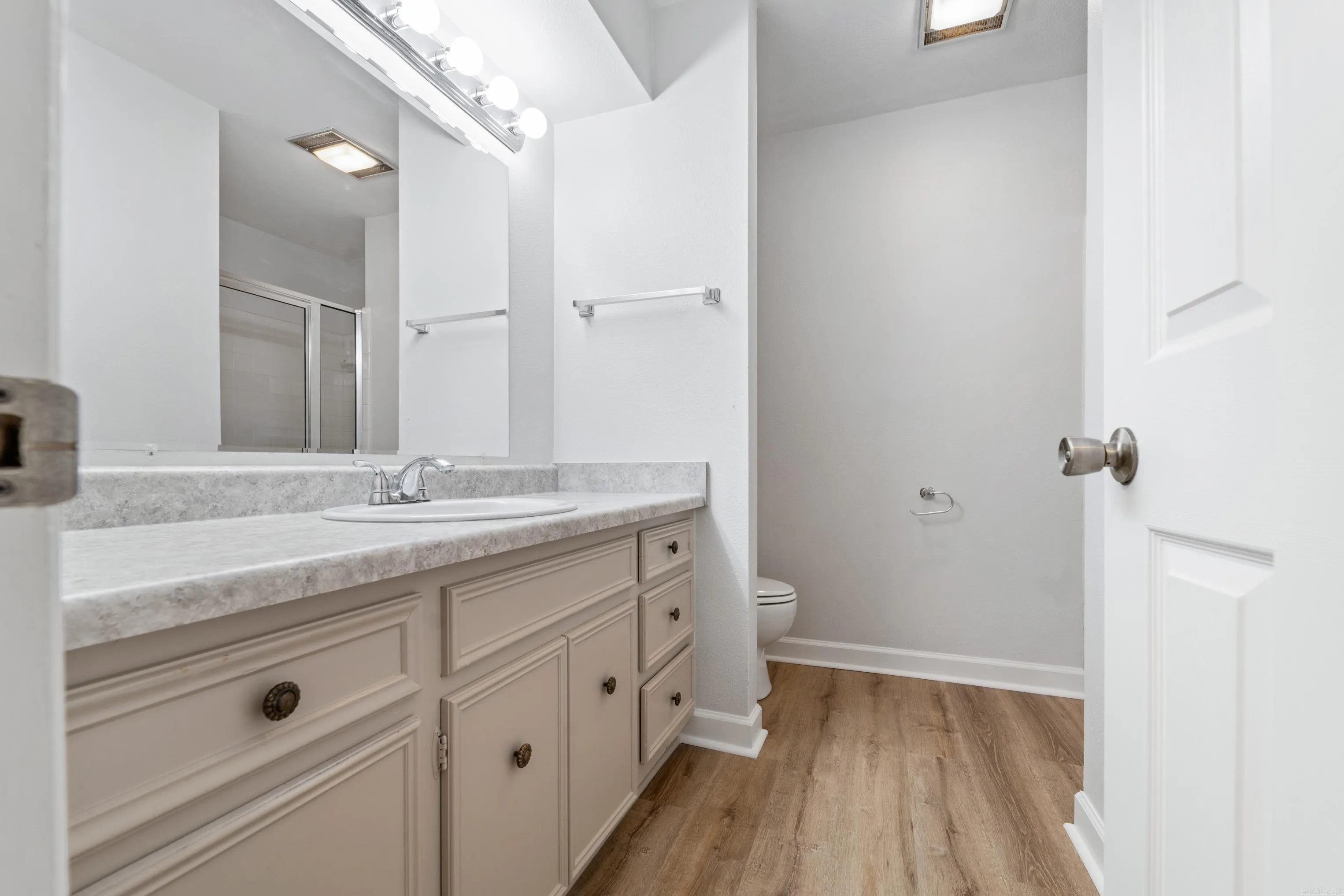 Property at 9115  Leatrice - Image 21
