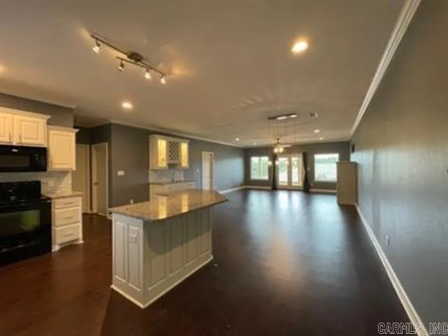 Property at 225  Lookout, A-3 - Image 5