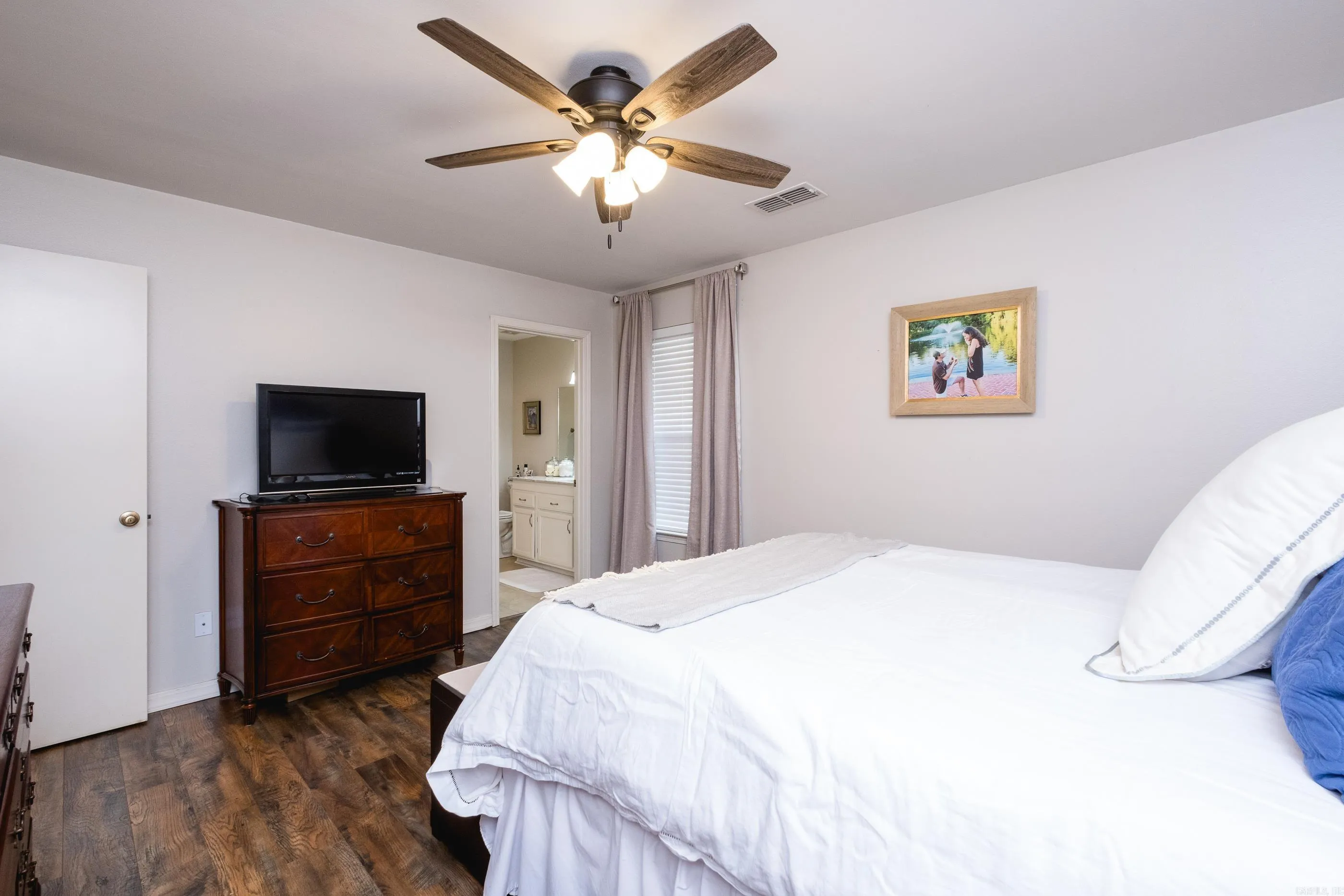 Property at 1520  Calgary - Image 30