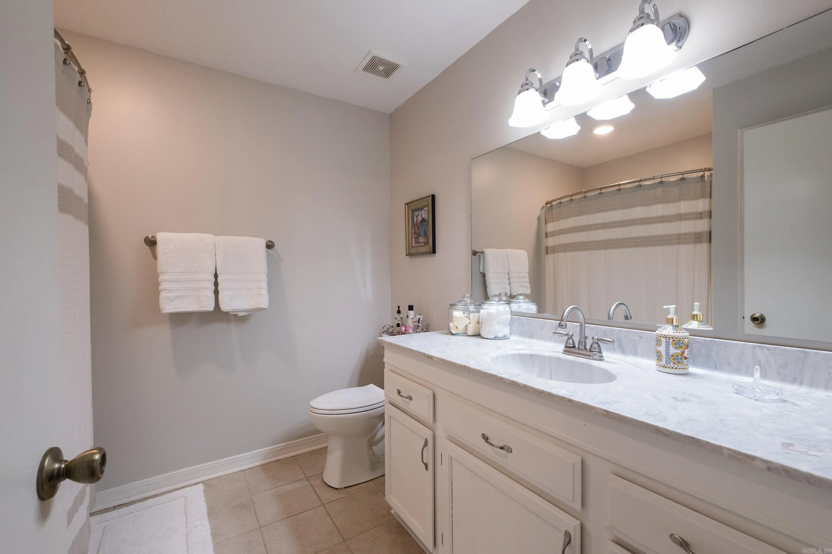 Property at 1520  Calgary - Image 31