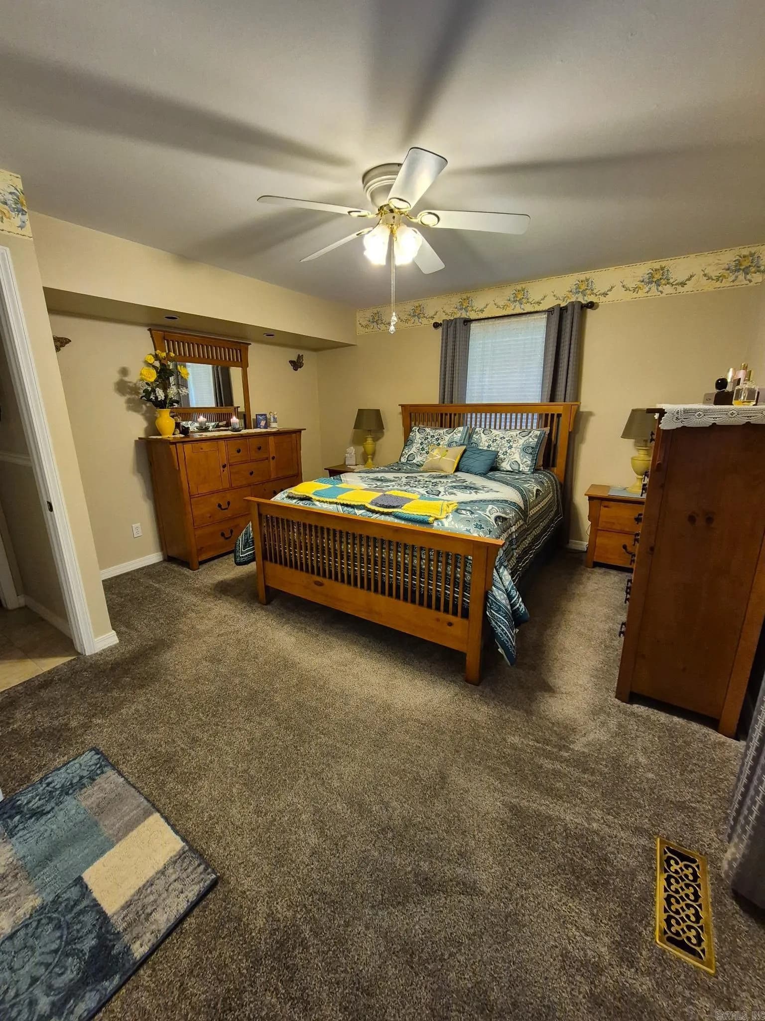 Property at 210  Mockingbird - Image 9
