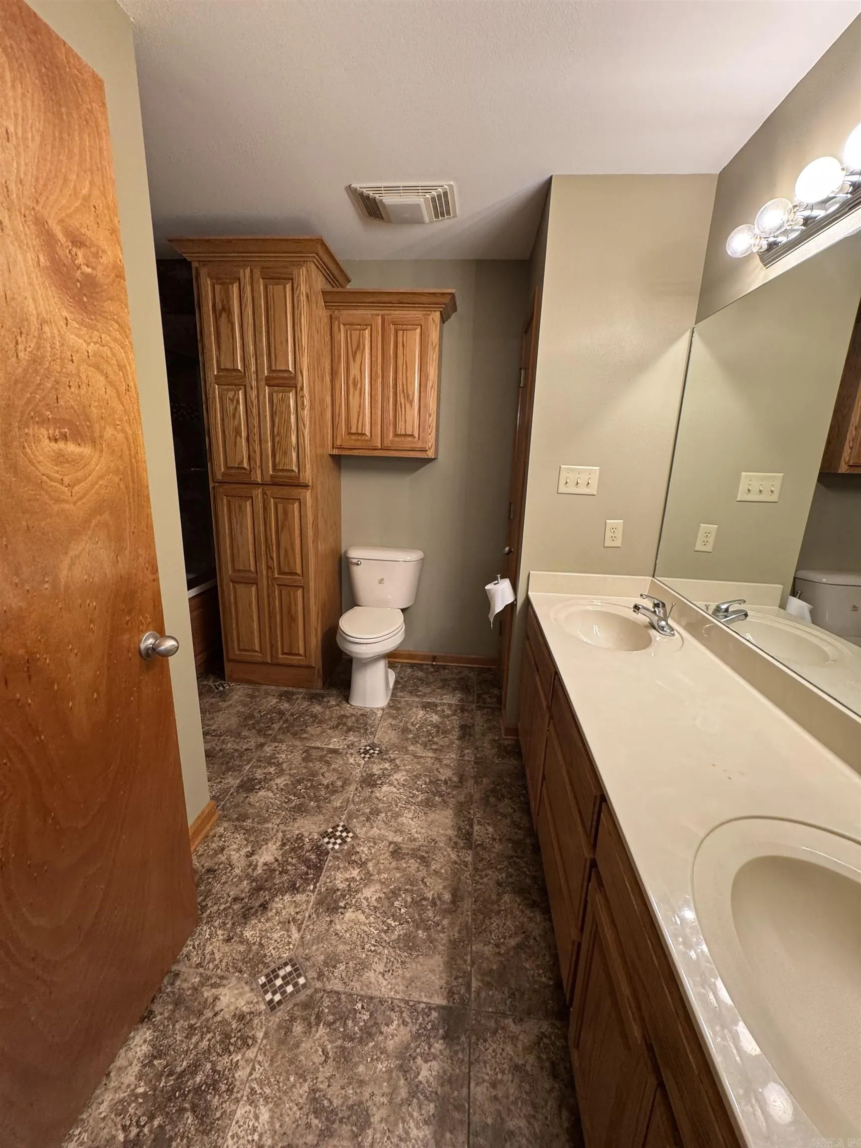 Property at 235  Tucker - Image 33