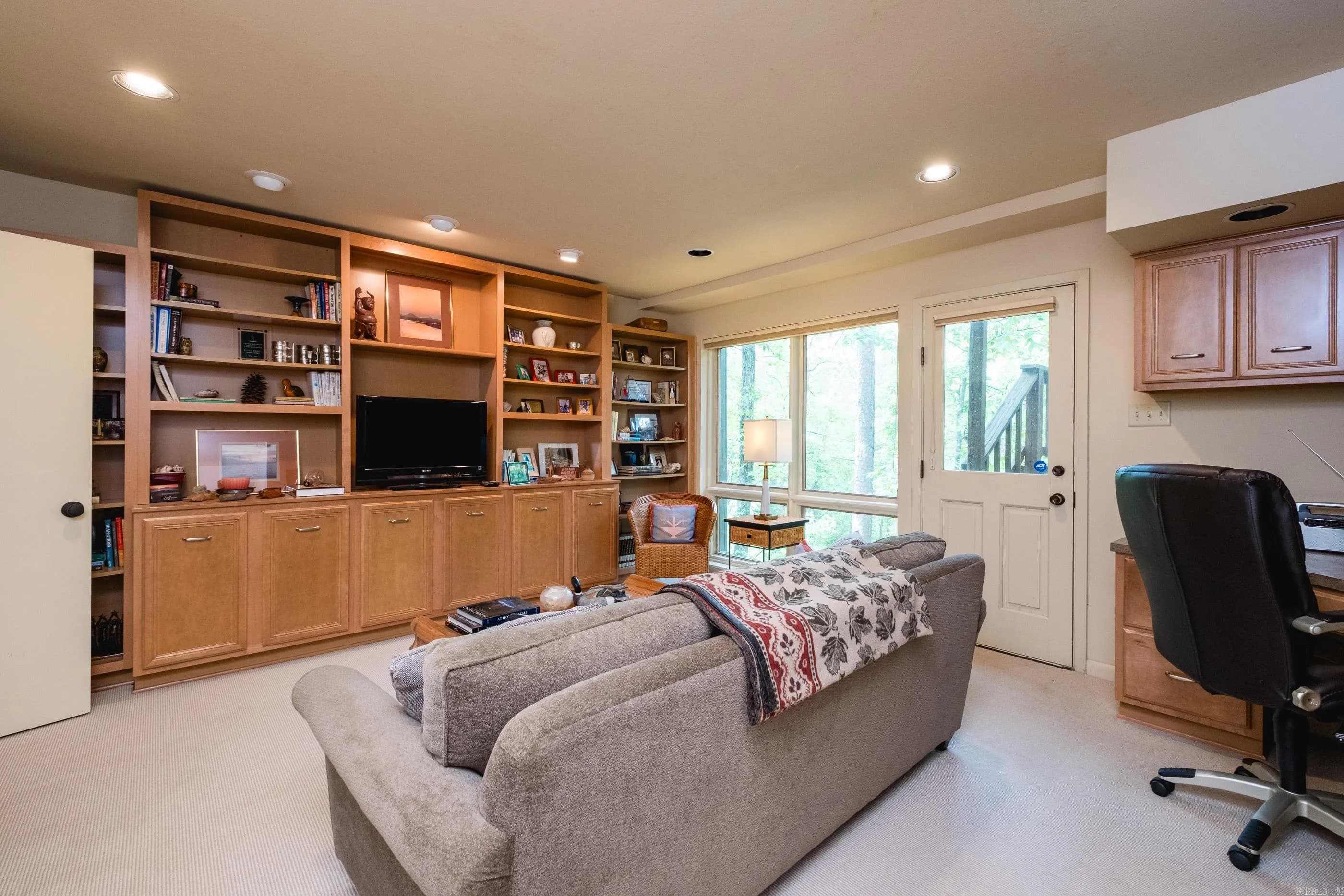 Property at 17  Racquet - Image 34