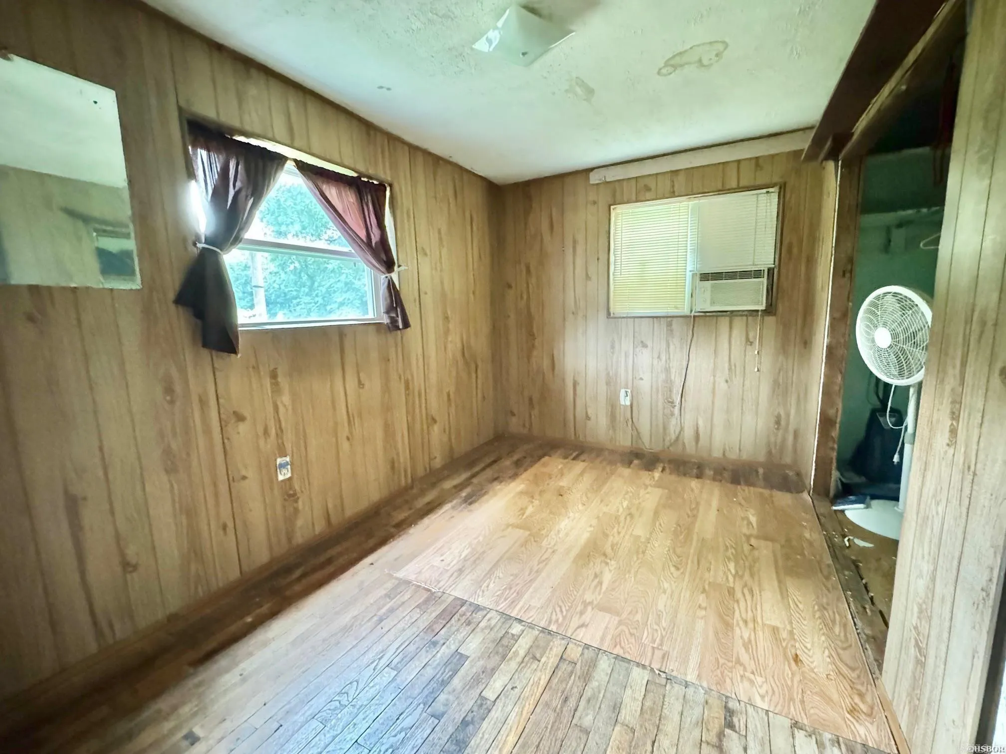 Property at 502  Delaware - Image 14