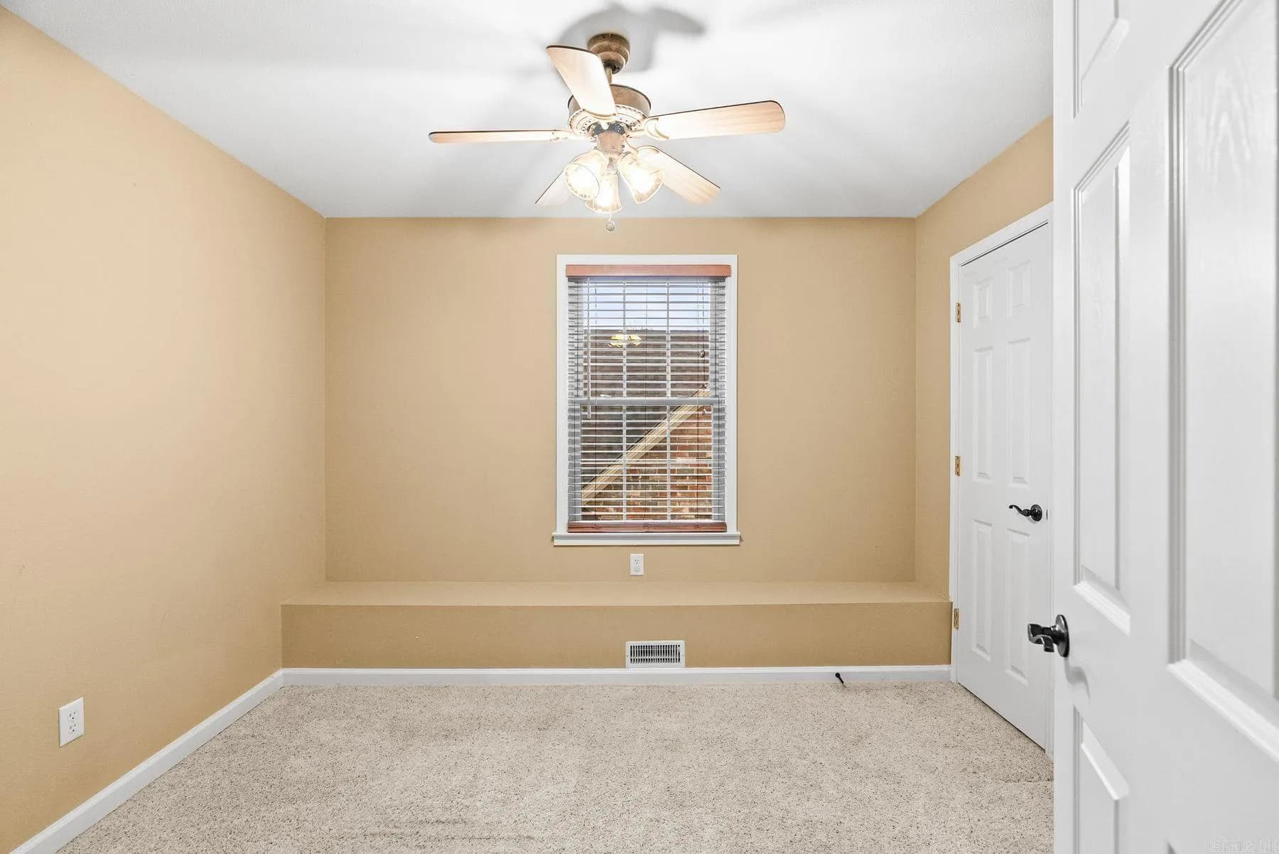 Property at 4405  Boardwalk - Image 31