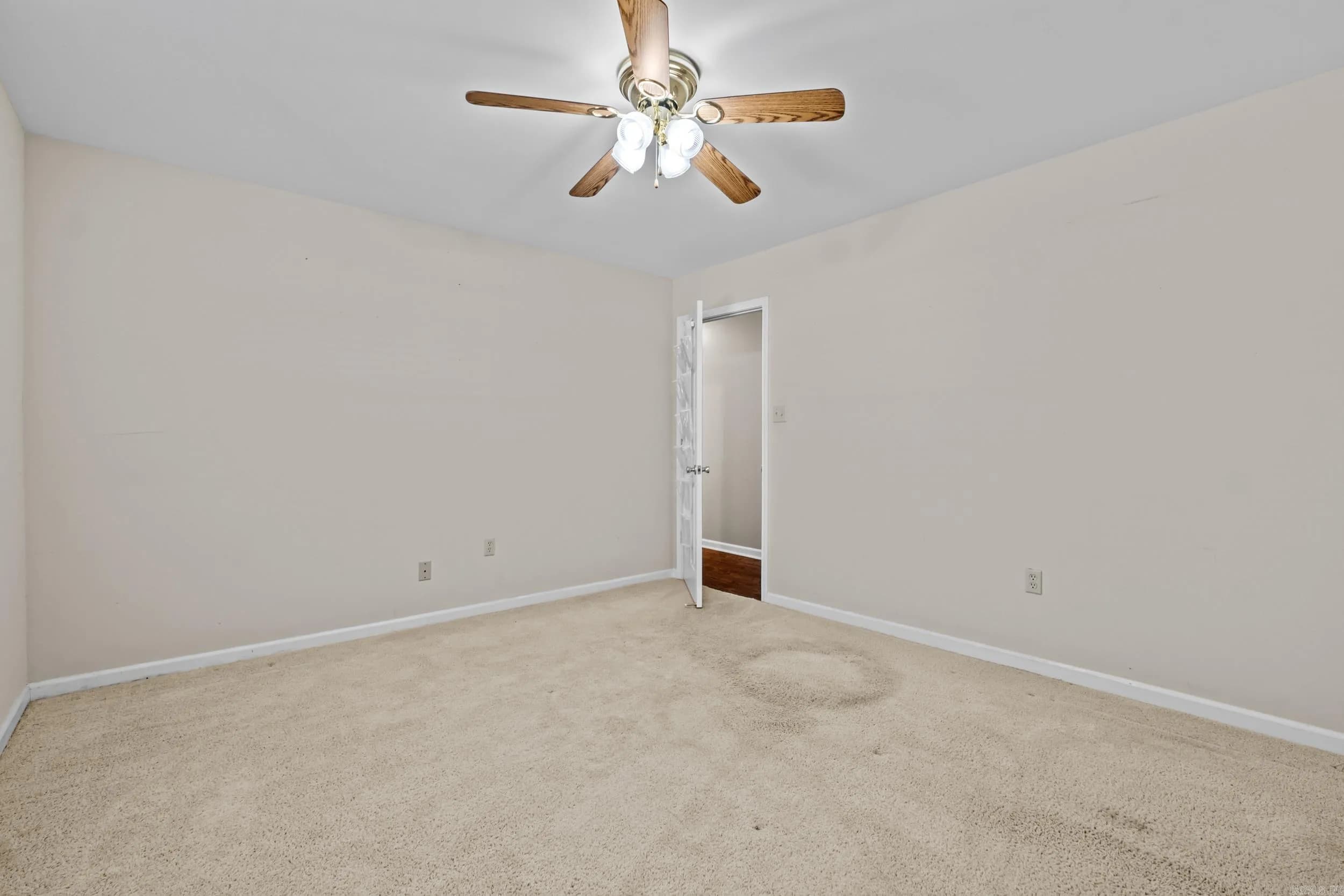 Property at 74  Kathy ln - Image 26