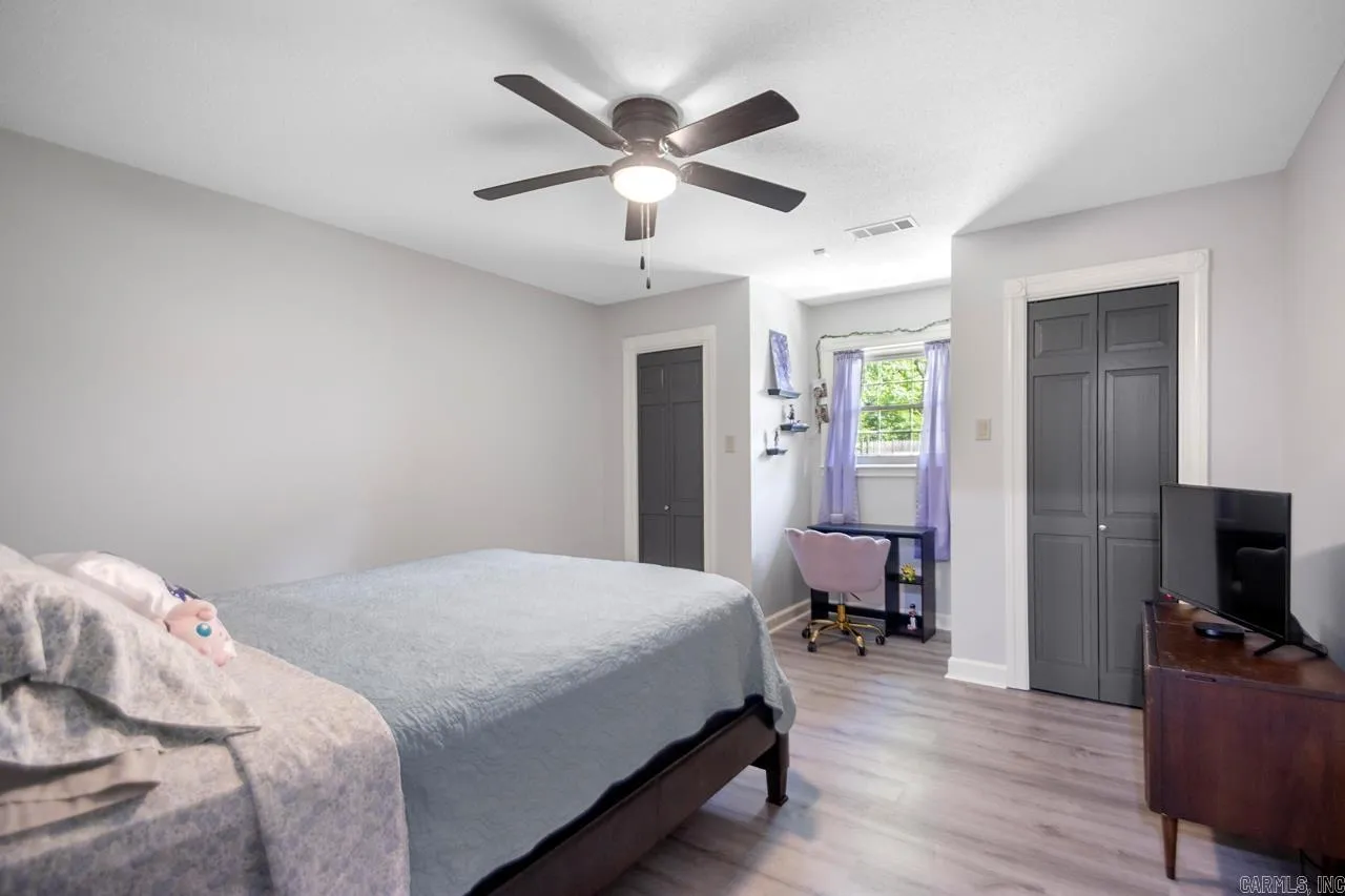 Property at 55  Laver cir - Image 20