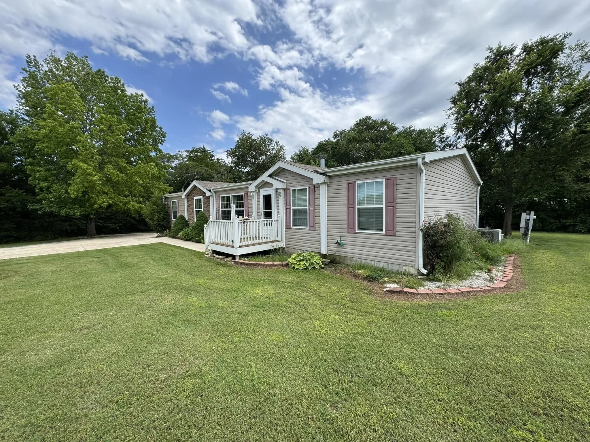 Property at 684  Cotter - Image 28