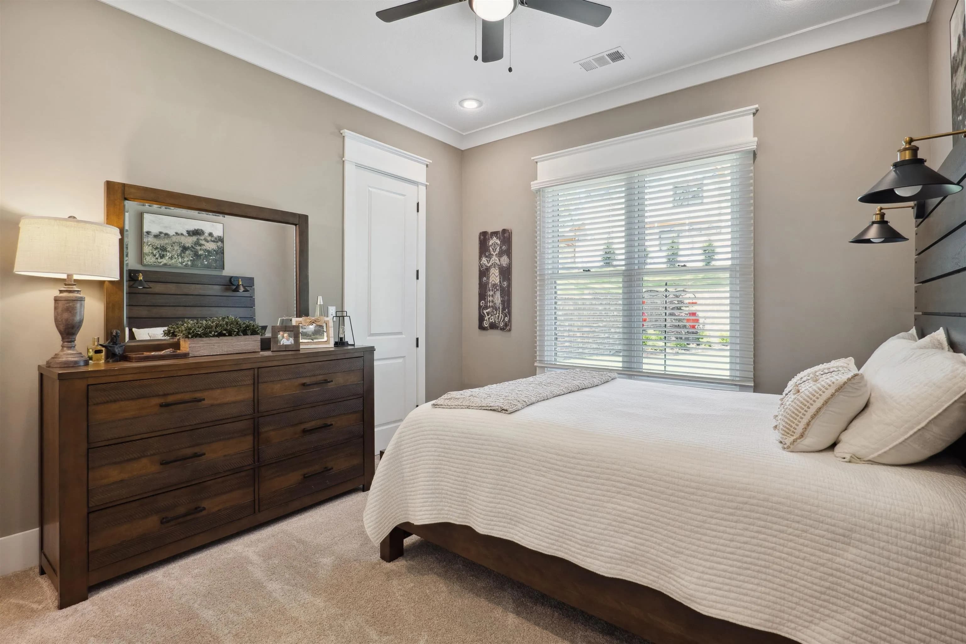 Property at 2059  Sloan lake - Image 33