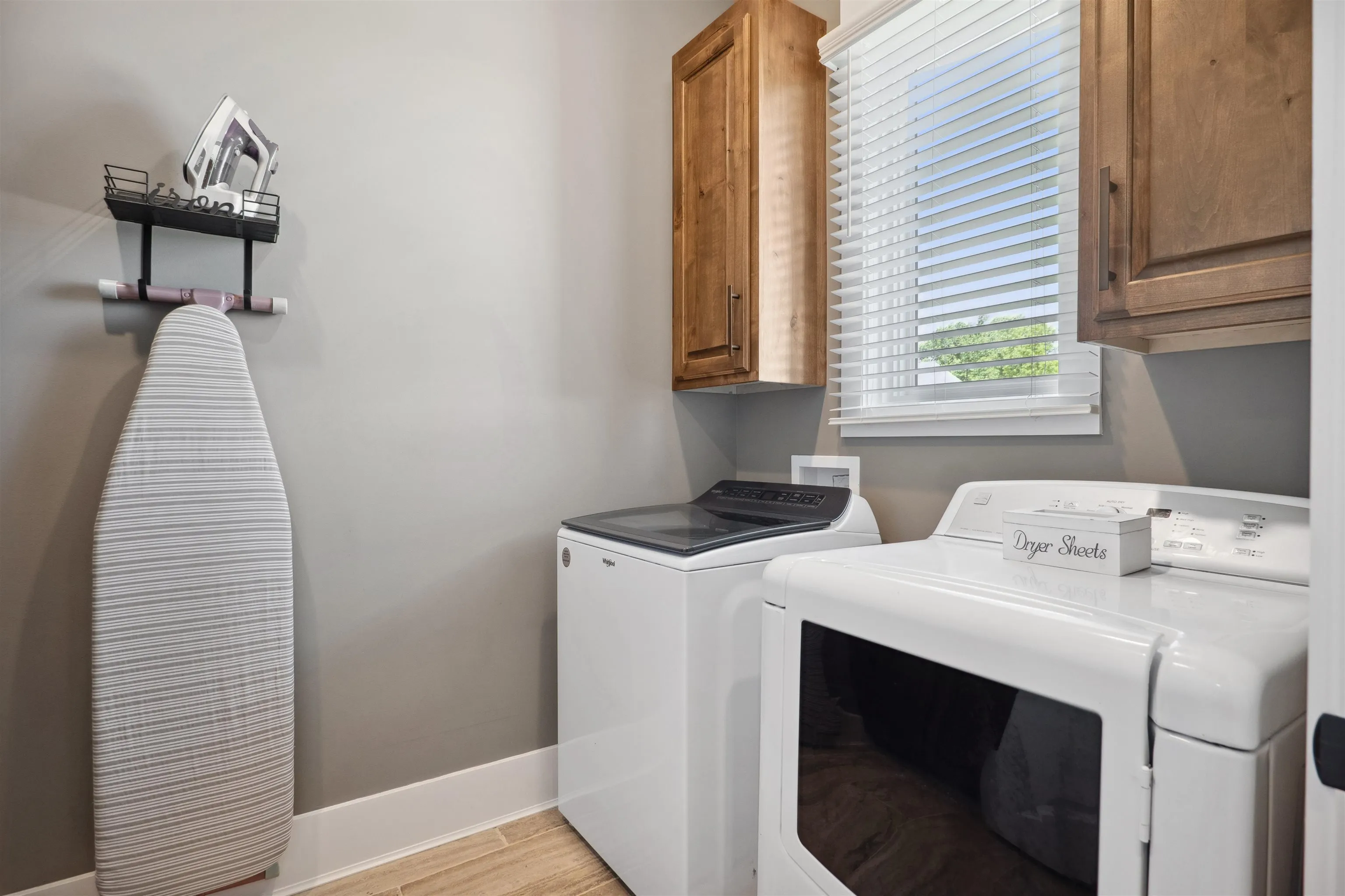 Property at 2059  Sloan lake - Image 36