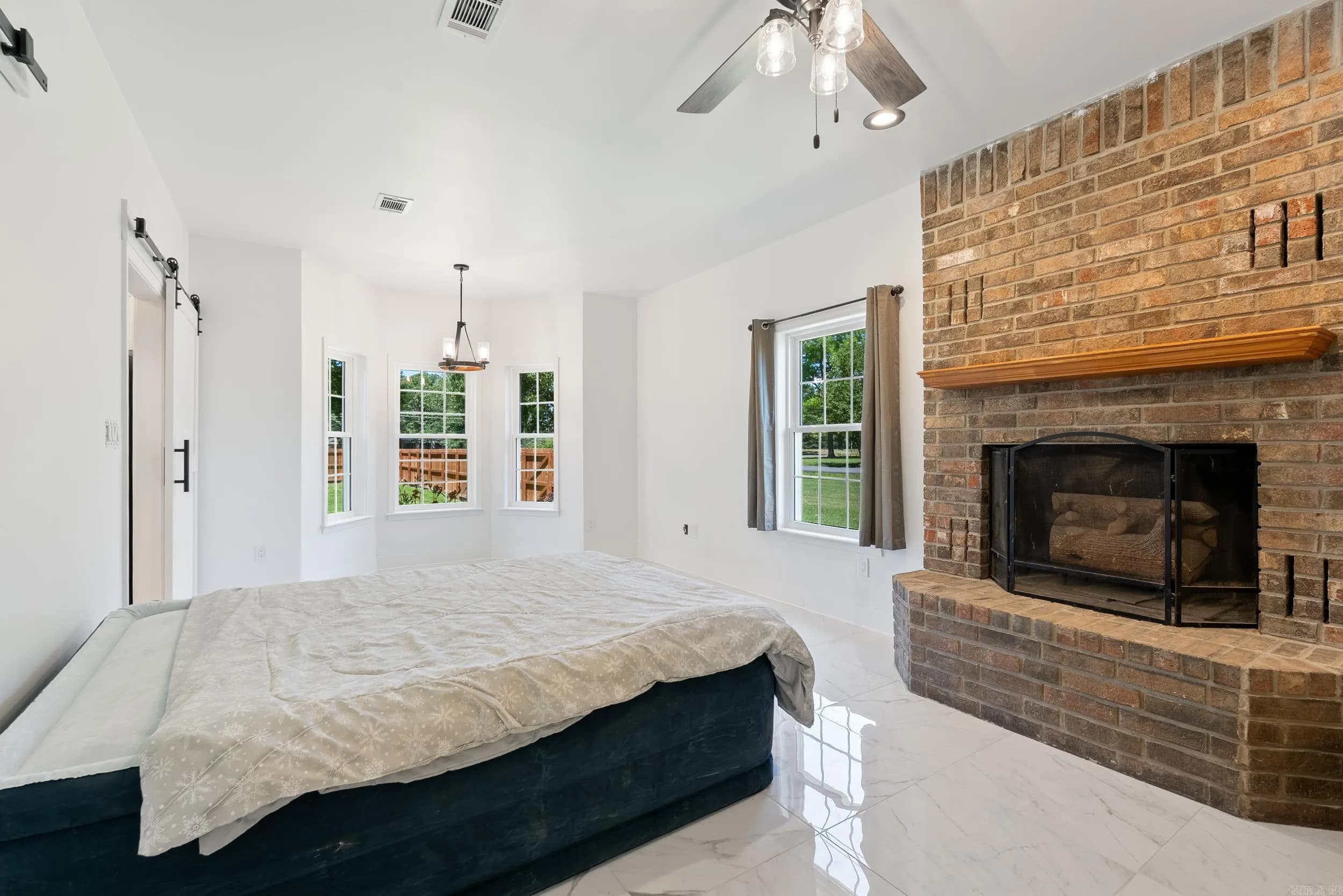 Property at 190 S Keith - Image 30