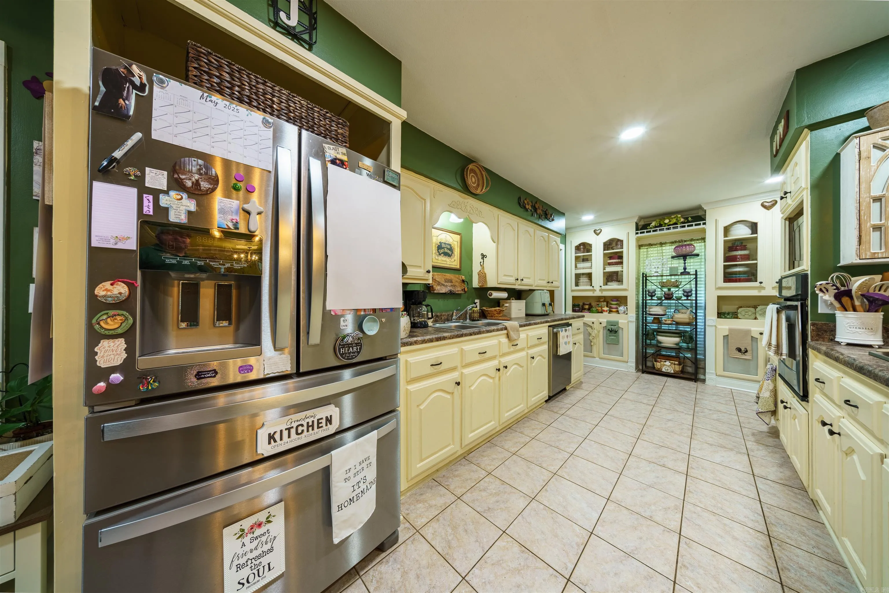 Property at 250  Summerset - Image 9