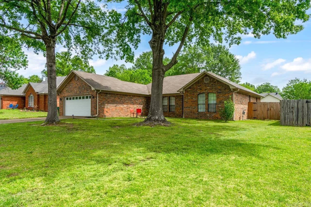 Property at 2130  Maplewood dr - Image 2