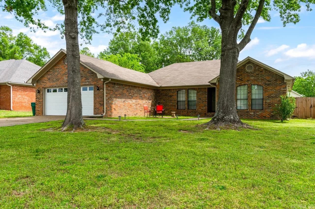 Property at 2130  Maplewood dr - Image 3