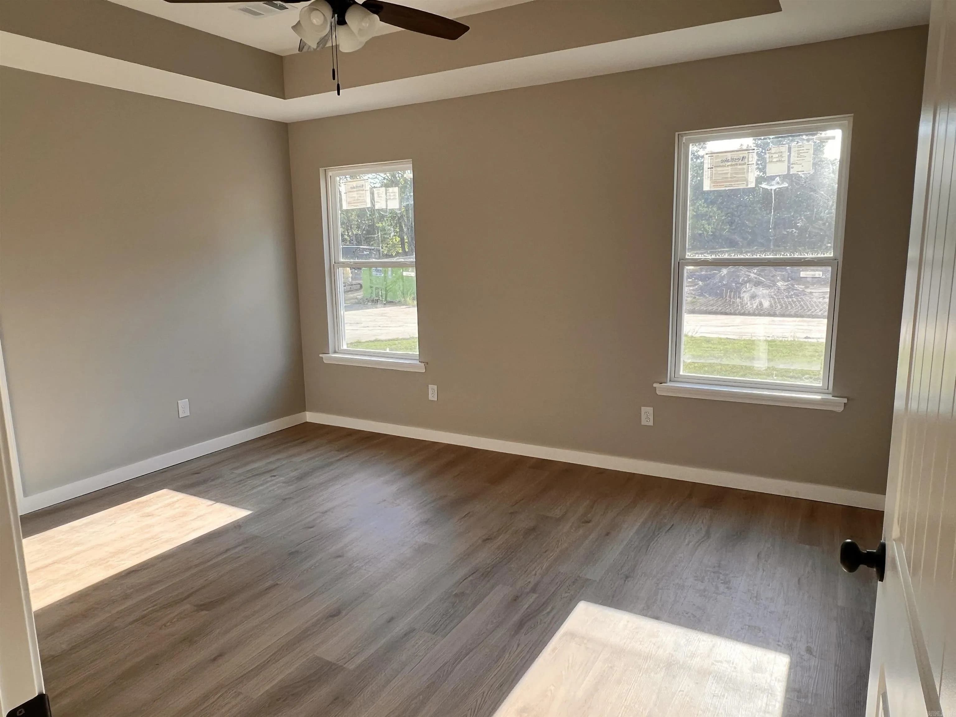 Property at 920 S Fir - Image 8