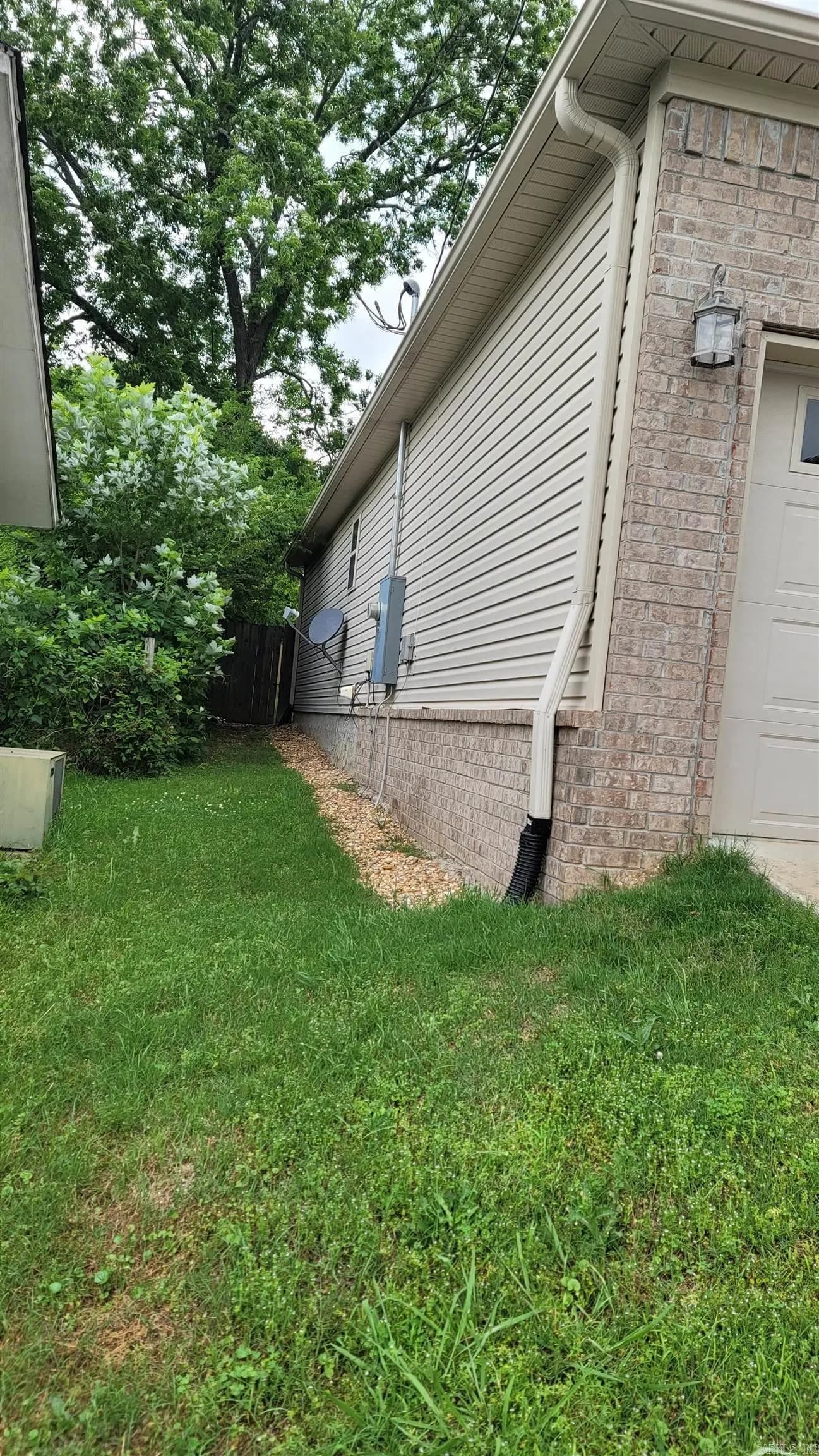 Property at 511  Pearson - Image 7