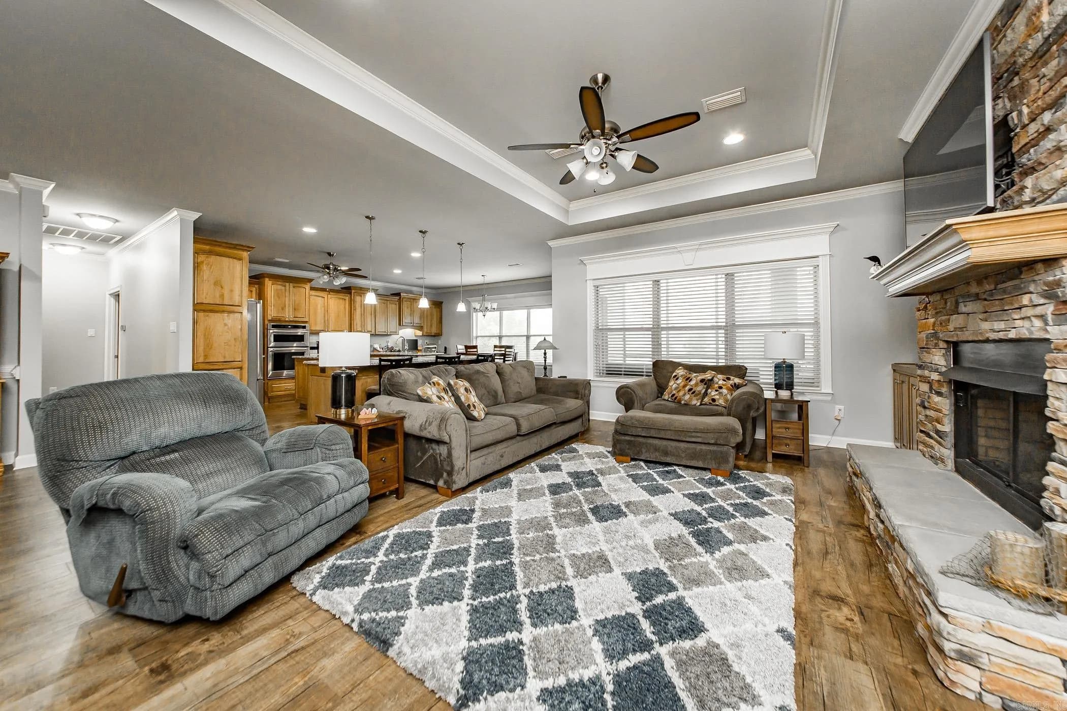 Property at 1475  Greystone - Image 4
